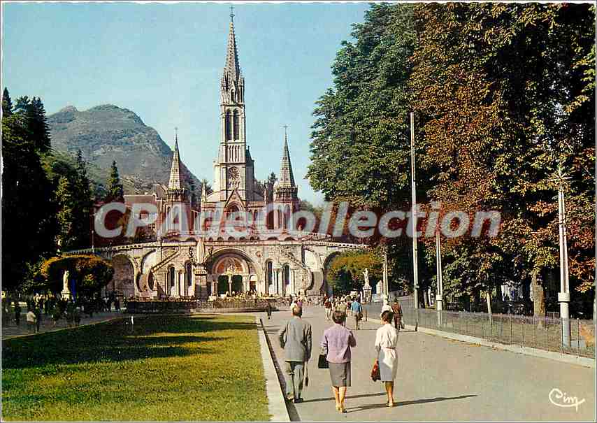 Lourdes — Basilique Notre-Dame de Lourdes — vue de l'entrée Saint-Michel — éditeur CIMY