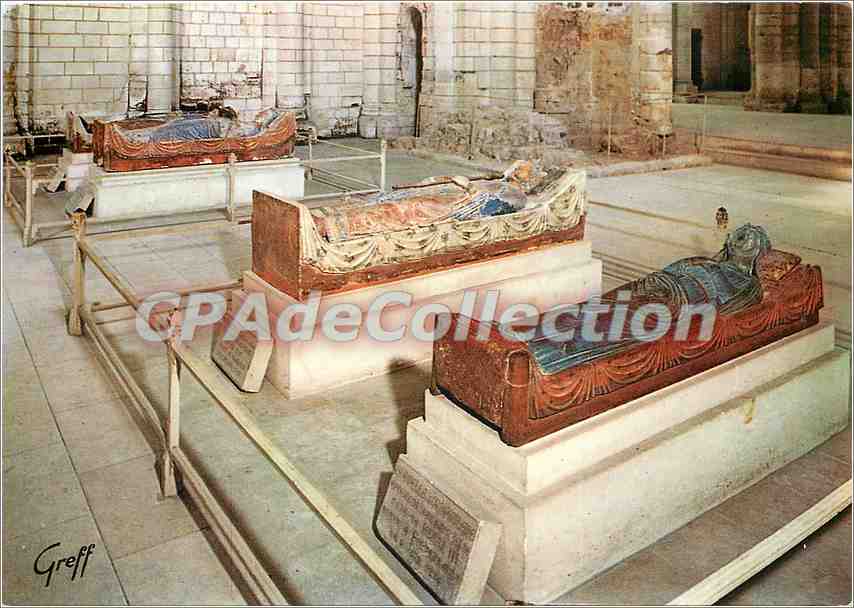 CPSM Abbaye de Fontevraud (Maine et Loire) Tombeaux des Plantagenents eleves aux 12e et 13e s