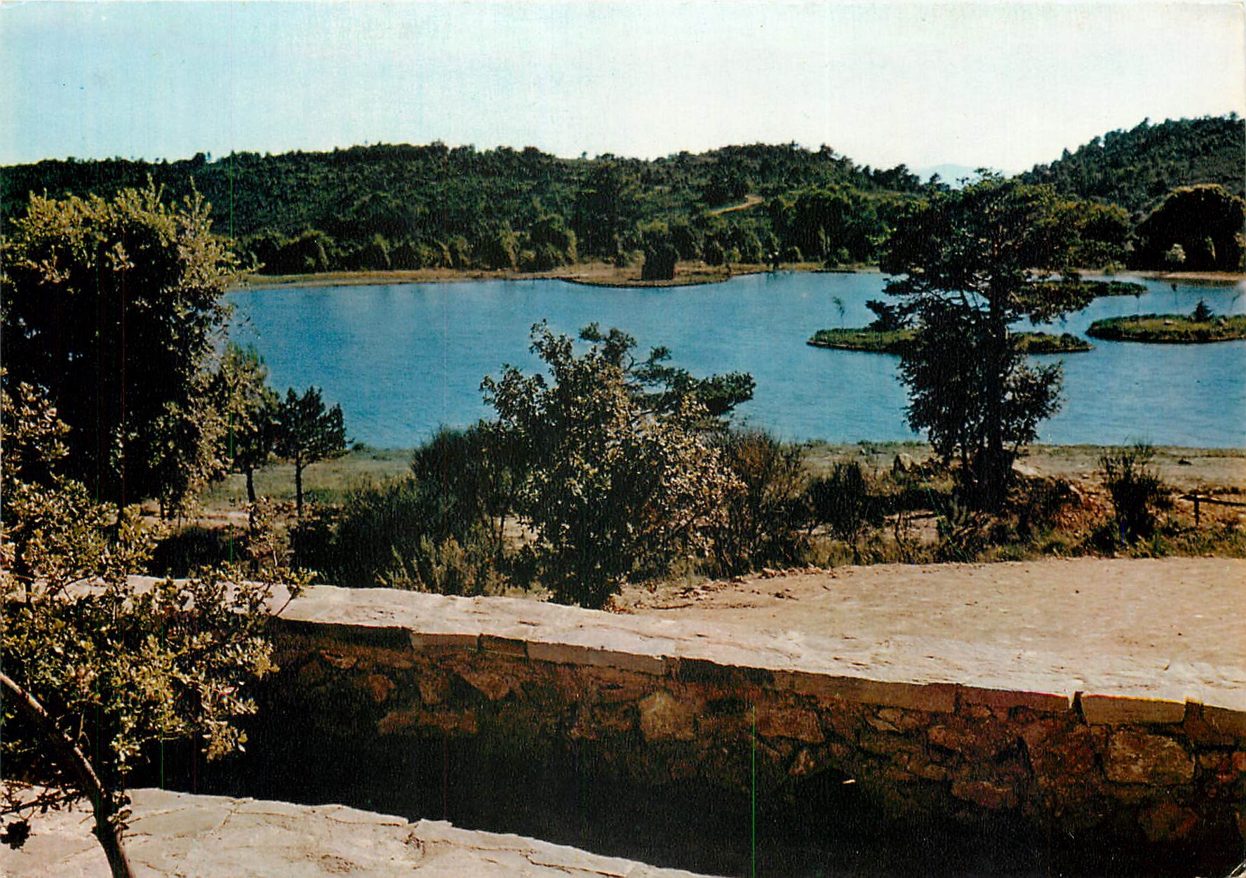 CPSM Saint Pierre de TourTour (Var) La Suisse Provencale le Lac
