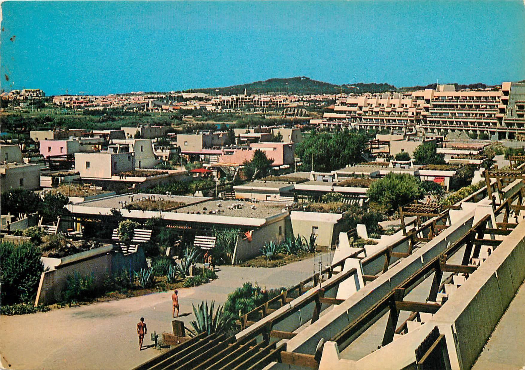 CPSM Le Languedoc le Cap d'Agde Centre naturiste Port Nature Vue d'ensemble des residences