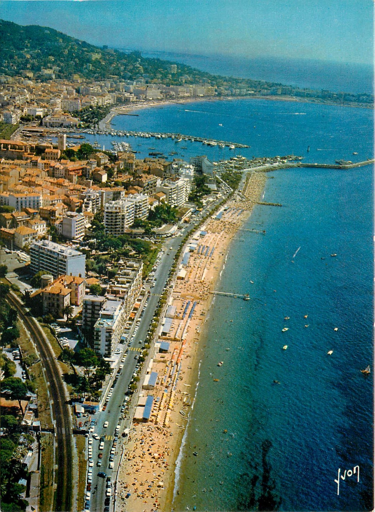 Cannes — La Côte d'Azur, mirage de lumière — Yvon