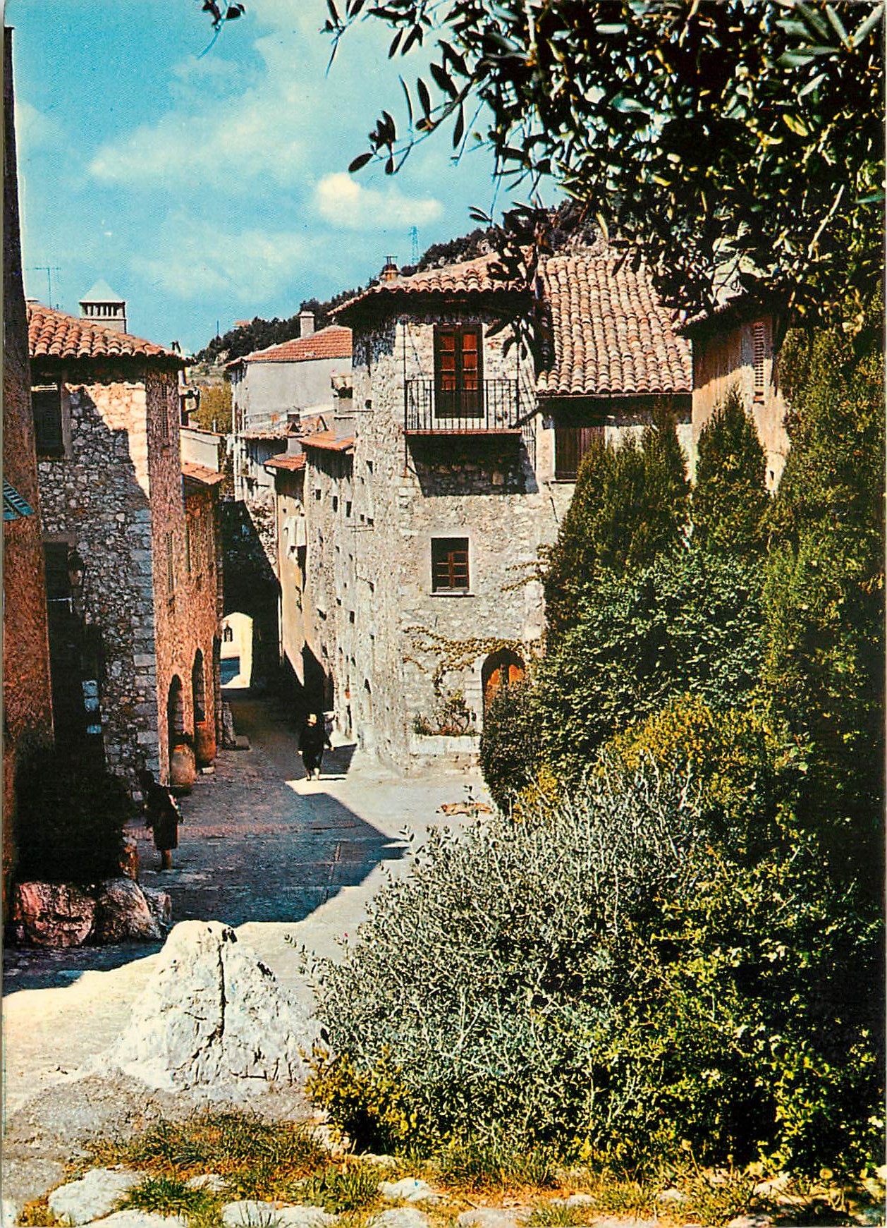 Vieille rue de La Turbie — La Côte d'Azur et ses villages pittoresques — Éditions SEPT, 35, Boulevard Gorbella - Imprimé en France