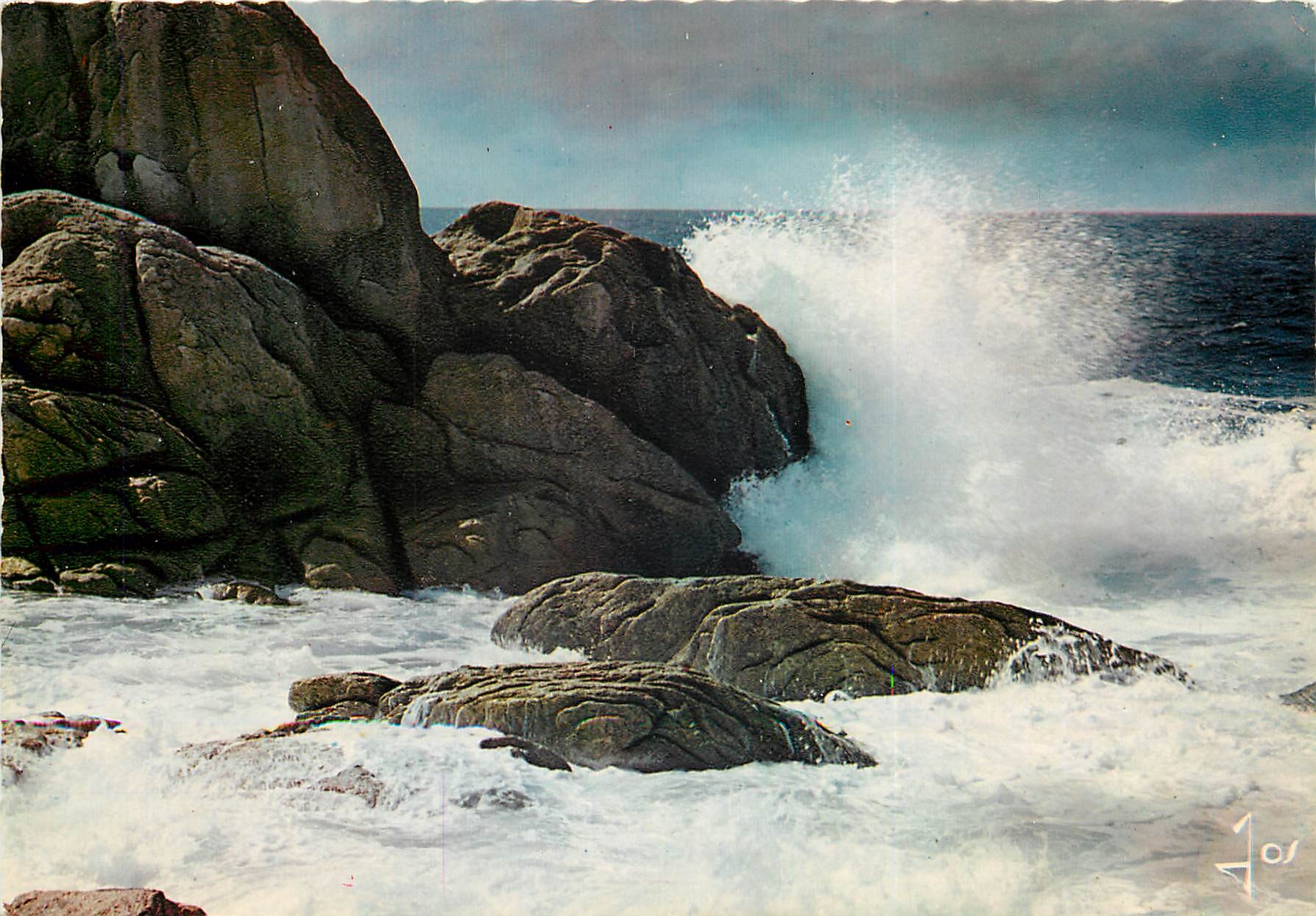 Vague déferlant sur la Côte Sauvage de Quiberon — La Bretagne en Couleurs, série MX 3393 — Éditions d'Art JOS