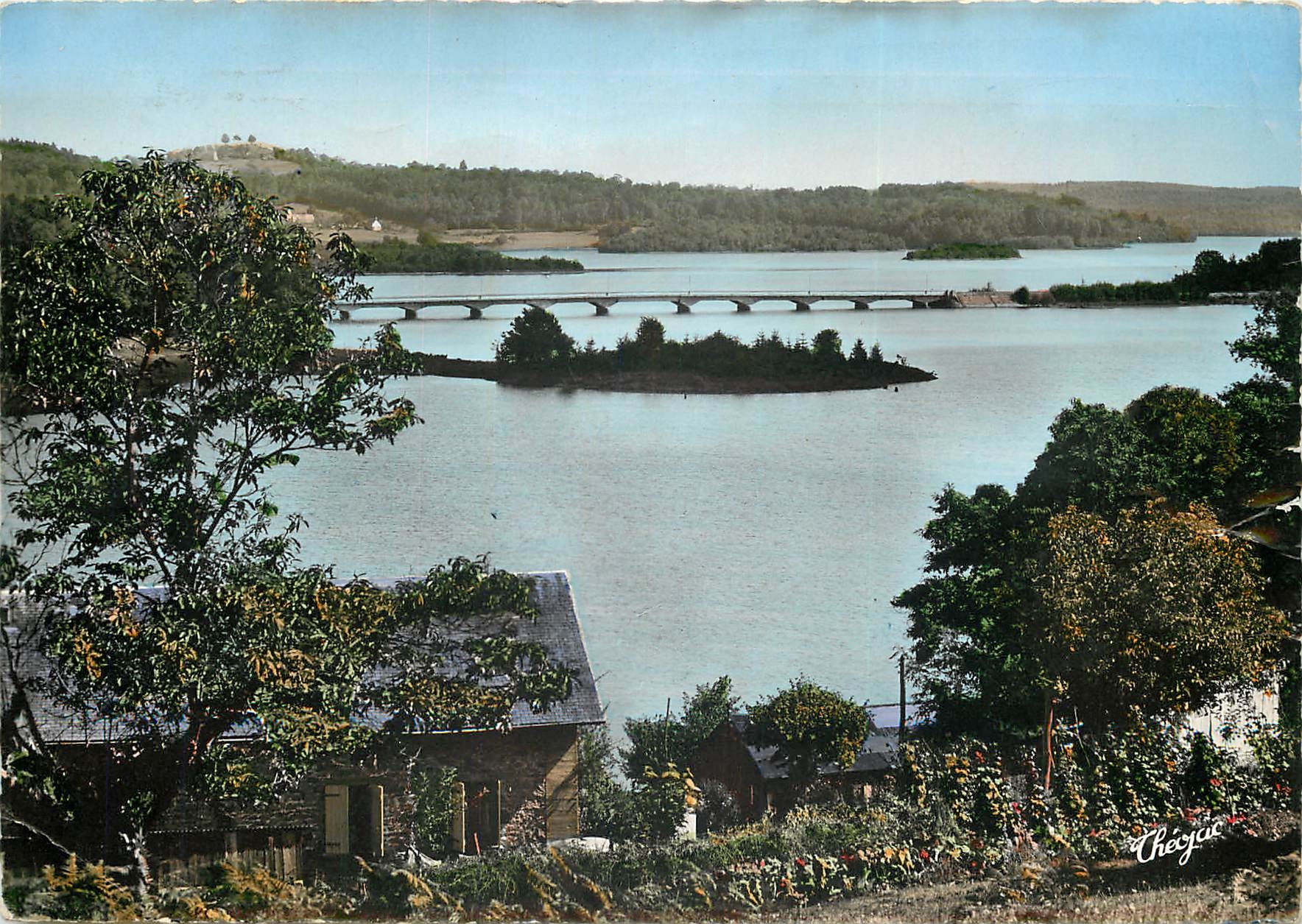 Environs de Neuvic-d'Ussel — Le Pont de Pellachal sur le Lac du Barrage — Les Editions Modernes