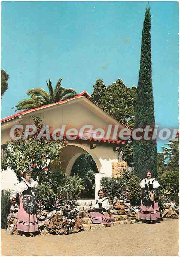 CPSM Cote d'Azur et Provence Mas provencal et jeunes filles en costume local