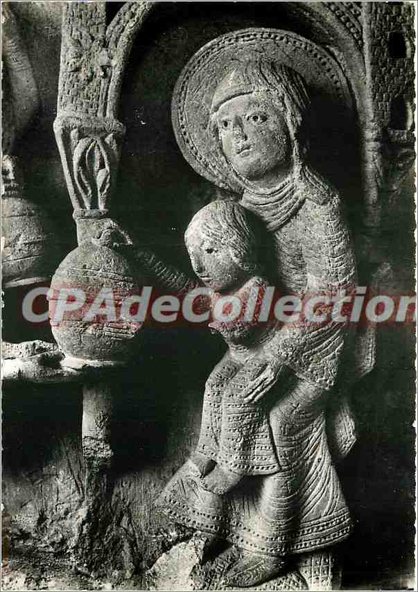 Cathédrale d'AUTUN (S.-et-L.) — La Vierge et l'Enfant — Chapiteau (XIIe s.)