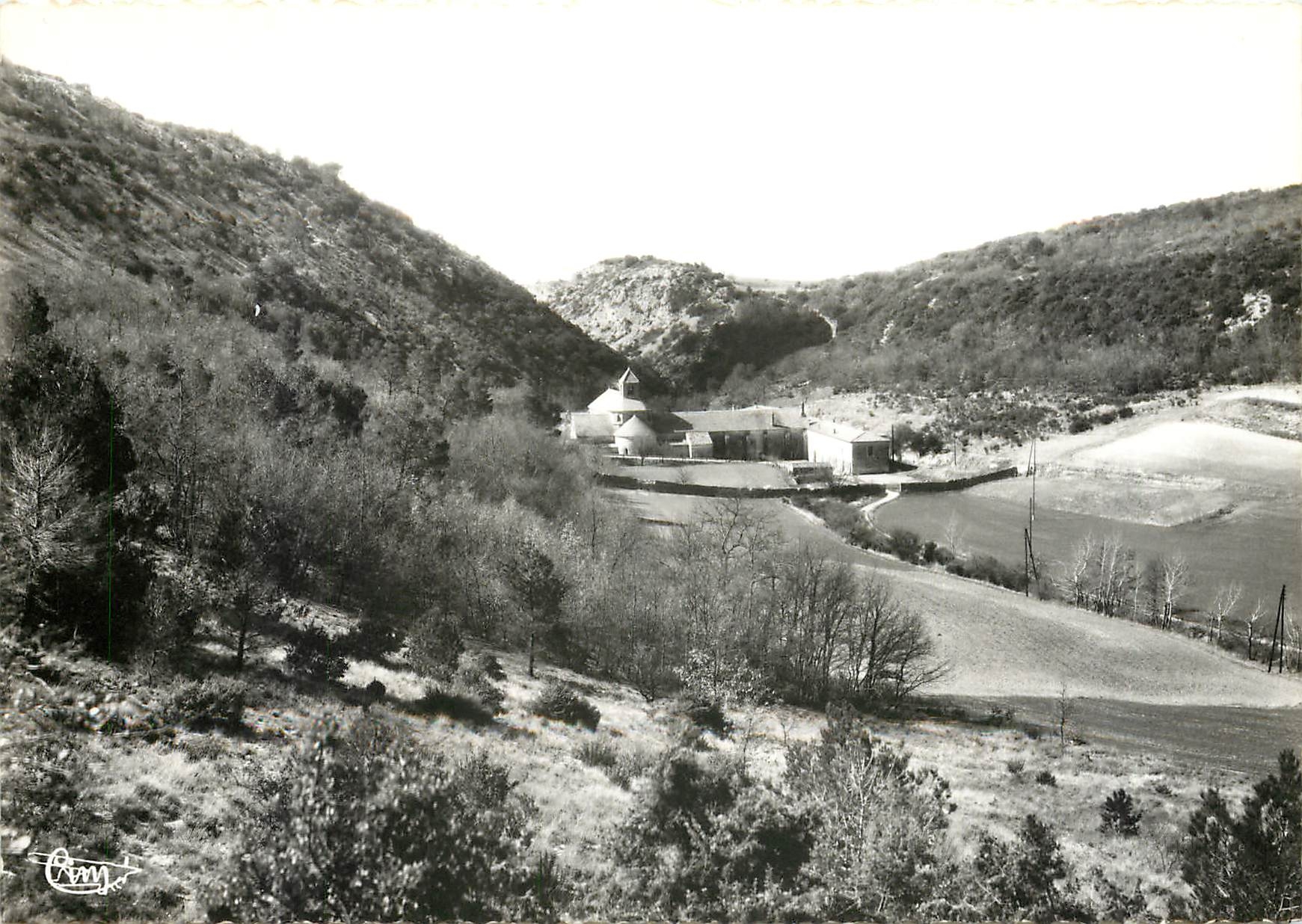 Gordes (Vaucluse) — Abbaye de Sénanque — éditeur Amy