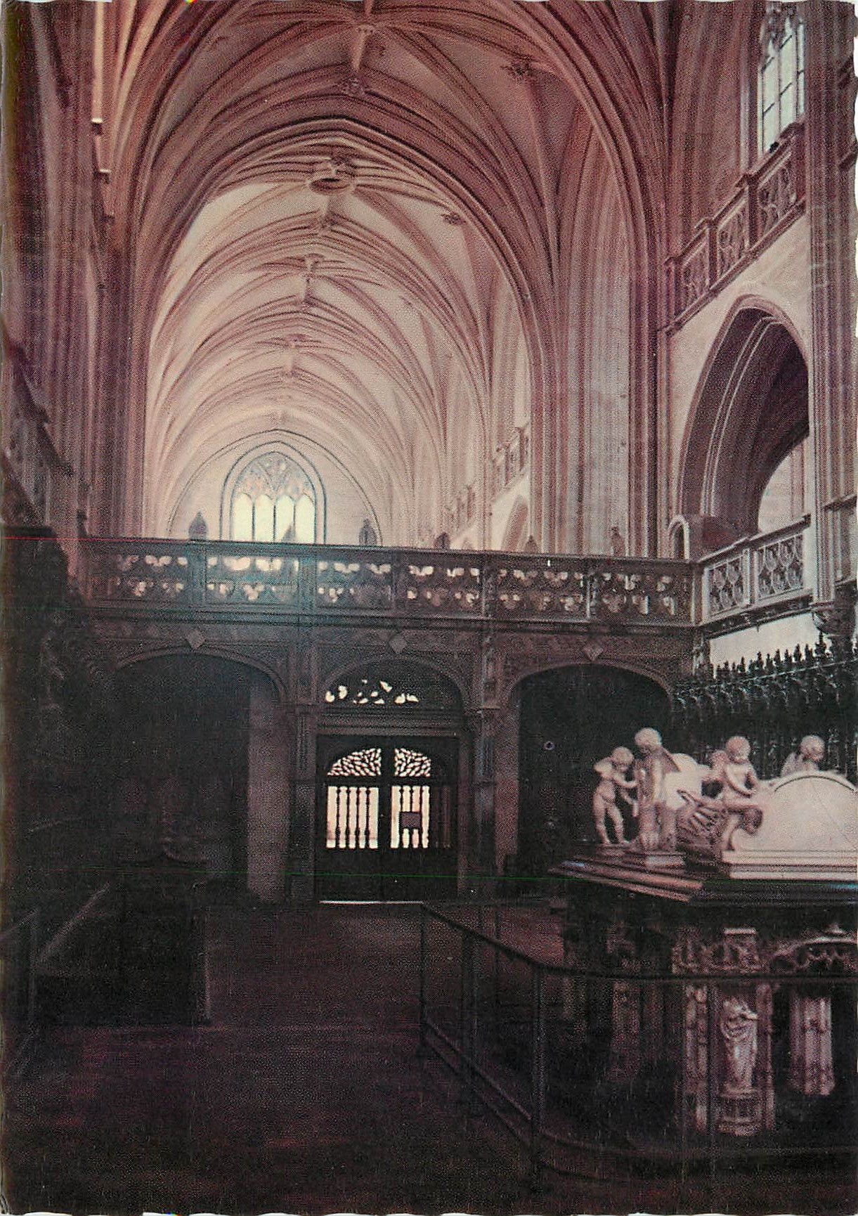 Église de Brou — Chœur et les stalles (1512-1532) — Éditions des Grands Palais, Paris