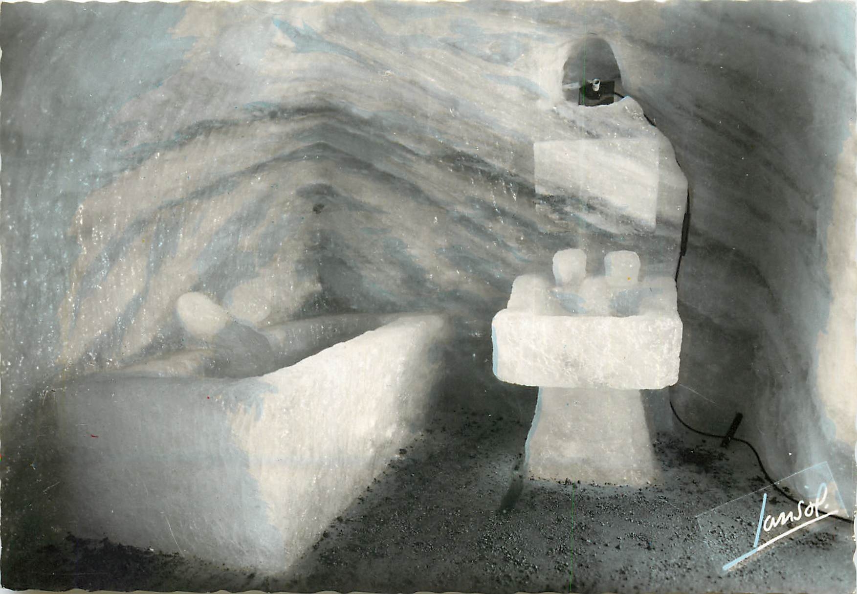 Chamonix-Montenvers — La Grotte de la Mer de Glace — La Salle de Bains — Éditions Photographiques JANSOL