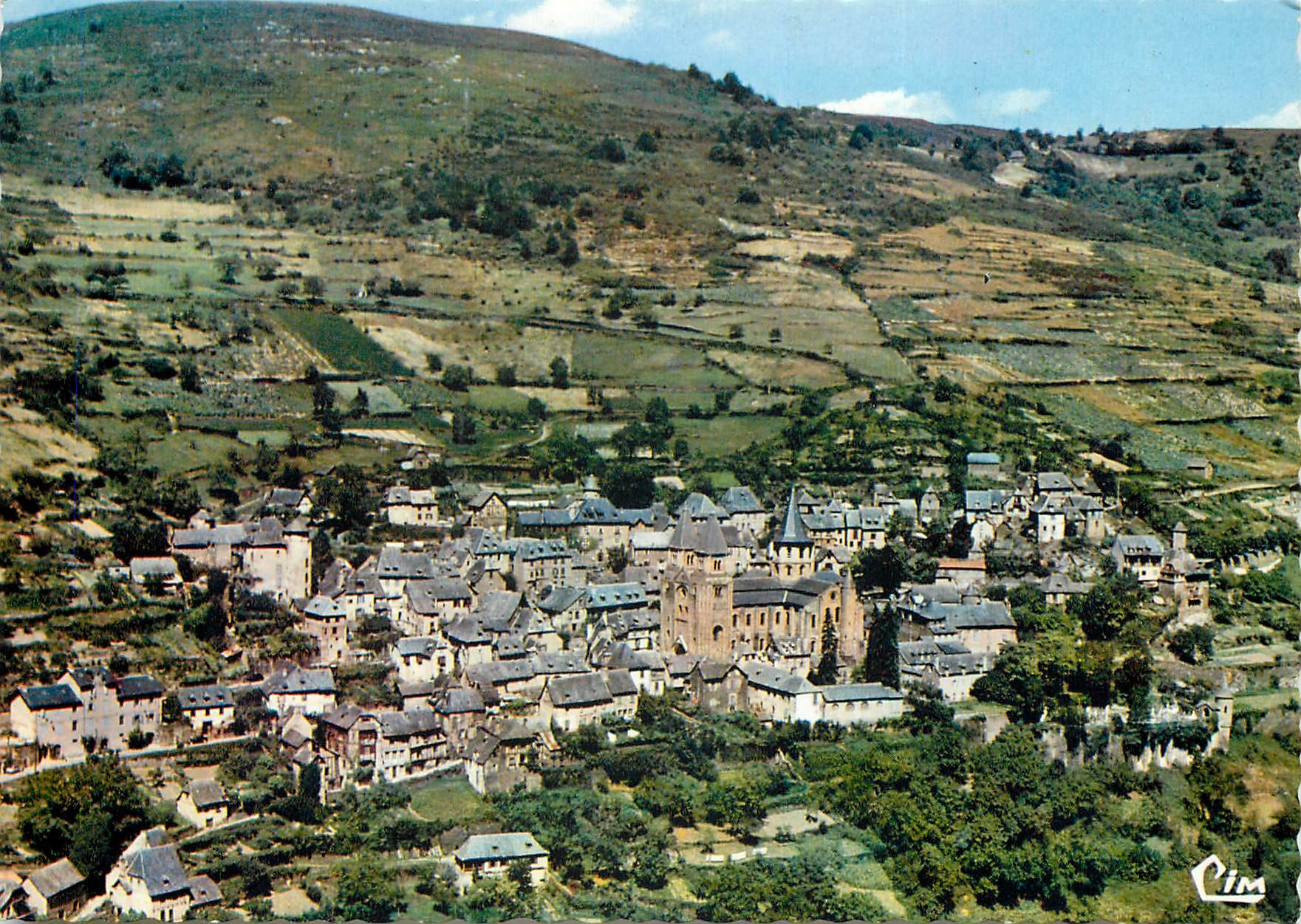 Conques (Aveyron) — Vue générale aérienne du XIIe siècle — CIM