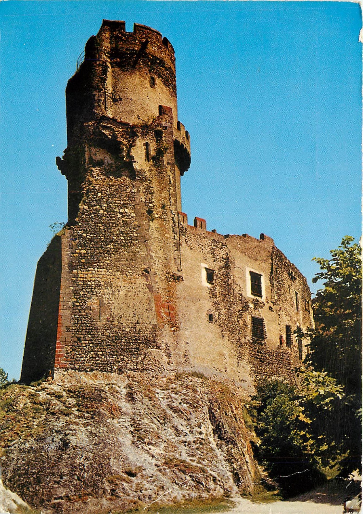 CPSM L'Auvergne le chateau de Tournoel