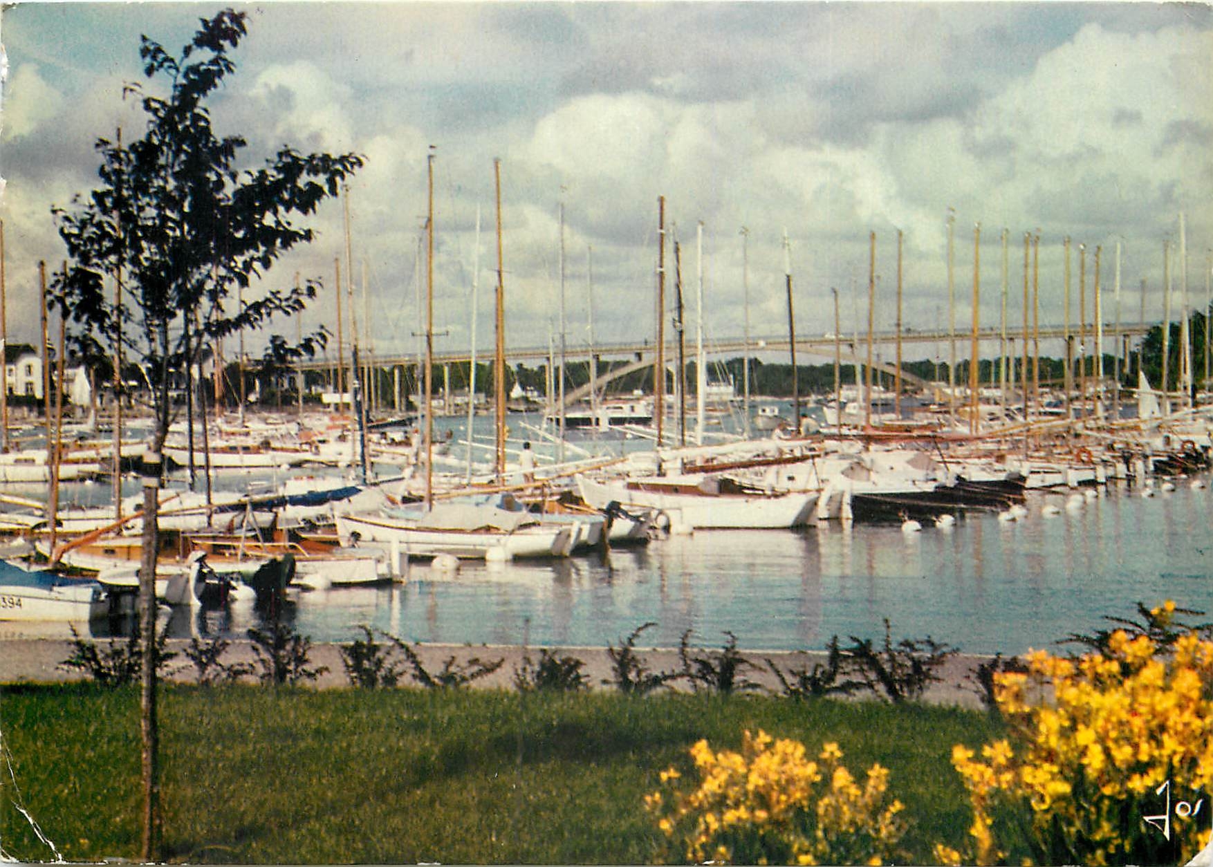 Le port de plaisance de La Trinité-sur-Mer — La Bretagne en Couleurs — éditeur JOS