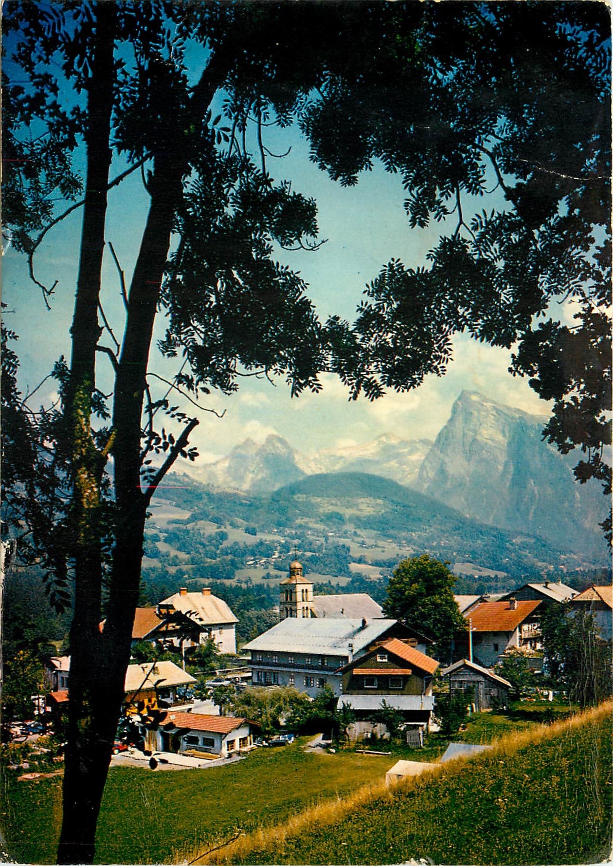 Morillon (Haute-Savoie) — Panorama sur le Massif du Criou — Éditions CAP, n° 15