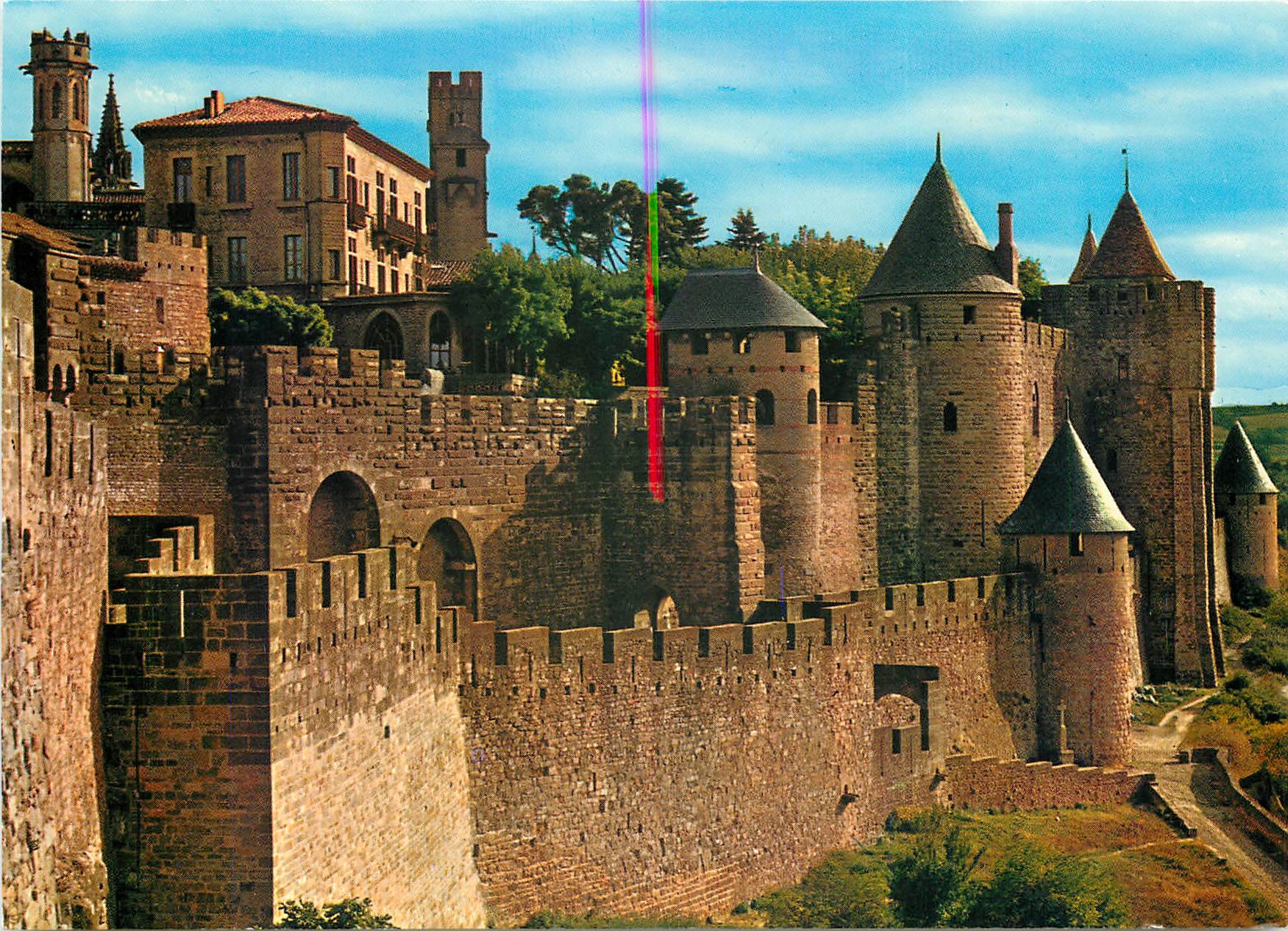 CPSM Cite de Carcassonne (Aude) Porte d'Aude avec ses remparts