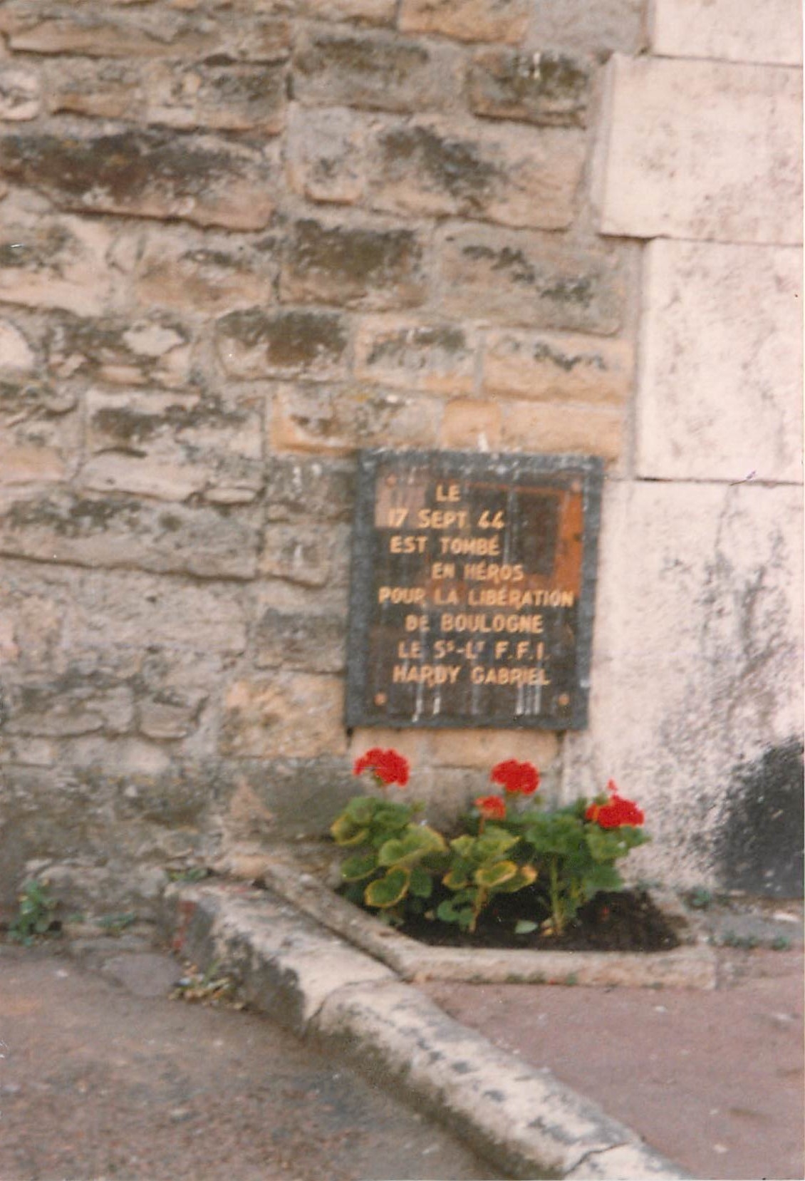 Boulogne-sur-Mer — Mémoire de Gabriel Hardy — Carte postale - Recto