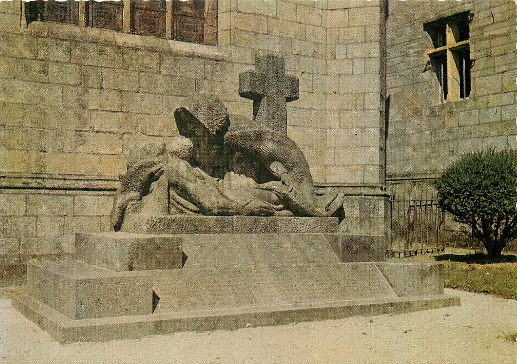 St-Pol-de-Léon (Finistère) — Monument des Fusillés et des Déportés — Éditions Nélicrom
