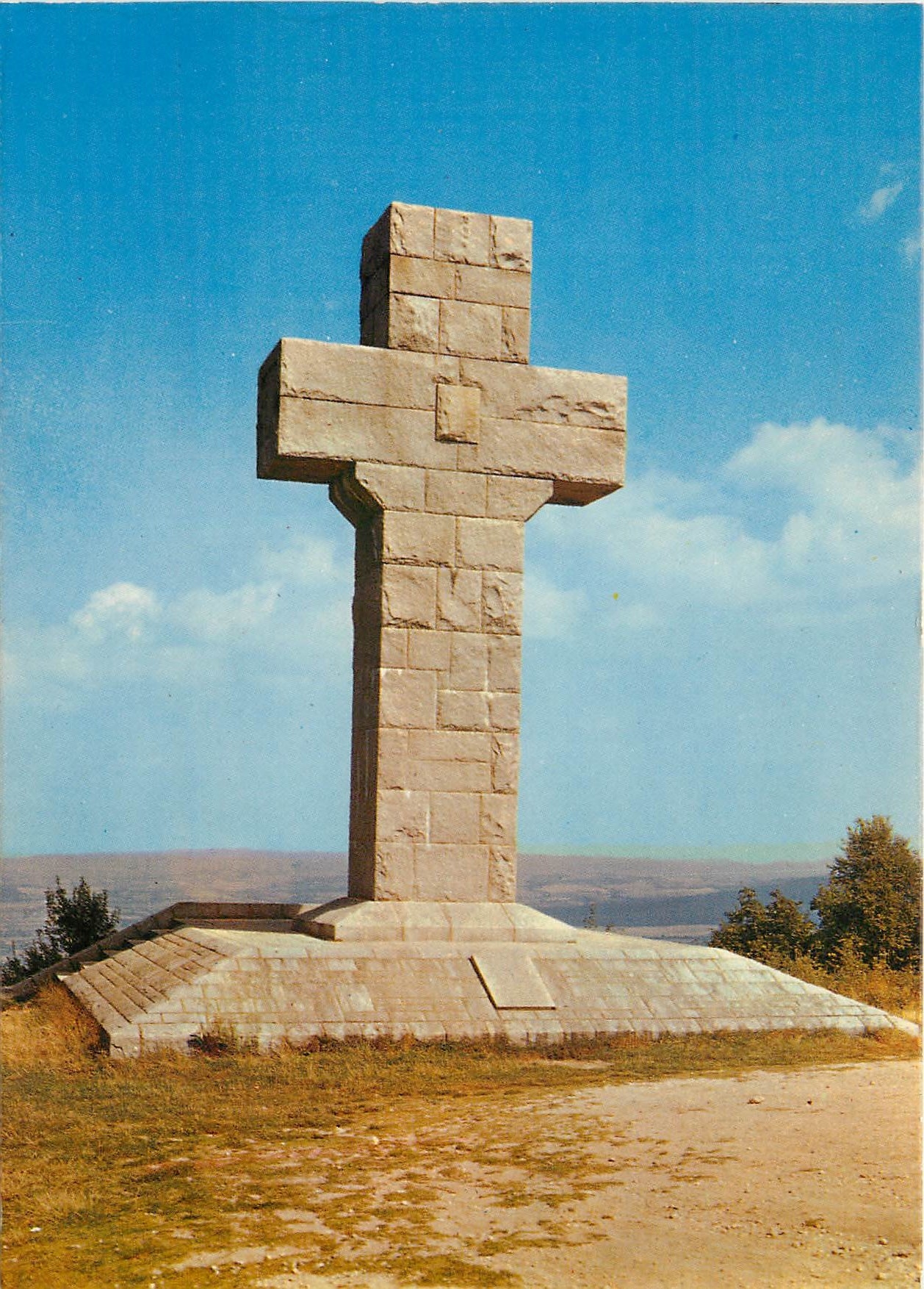 Autun (Saône-et-Loire) — La Croix de la Libération — Éditions Nivernaises