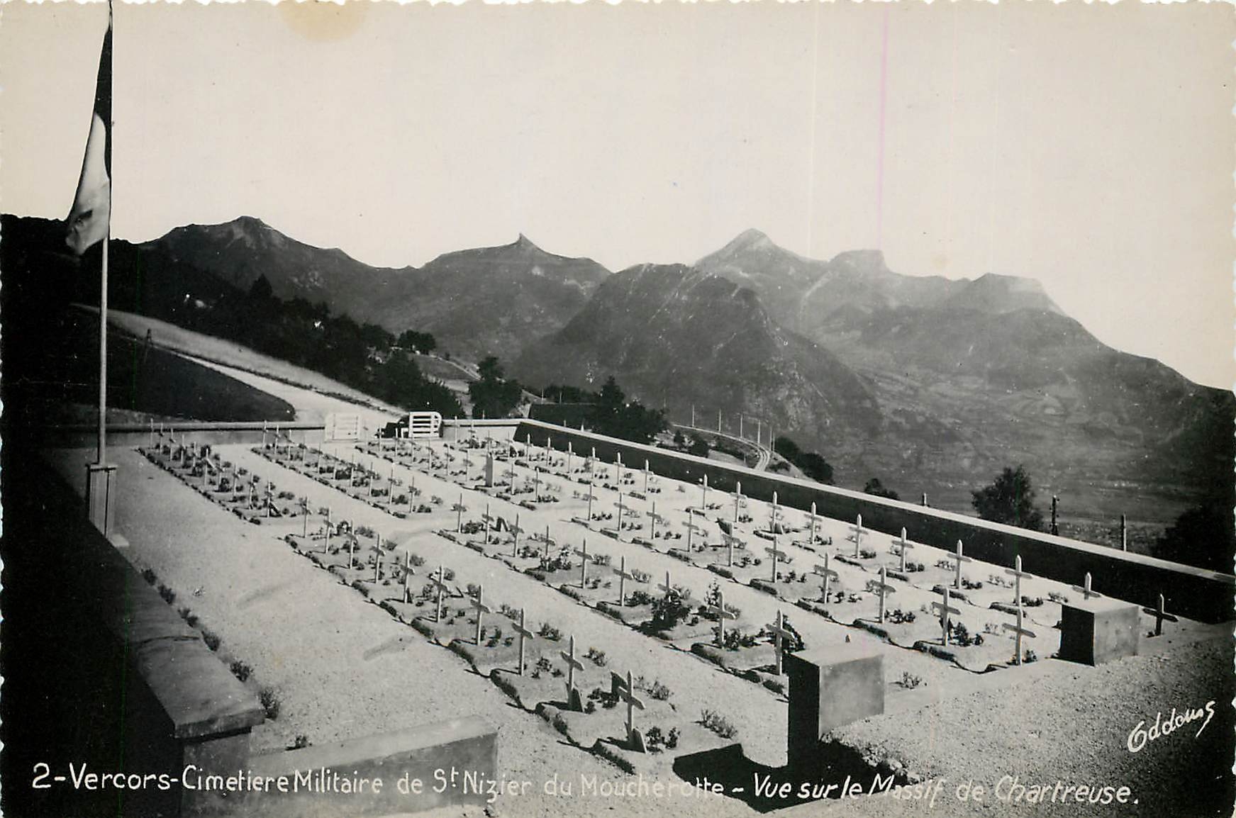Cimetière Militaire de Saint-Nizier-du-Moucherotte — Vue sur le Massif de Chartreuse — Oddoung