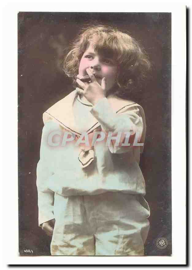 CPA fantaisie Enfant et cigare