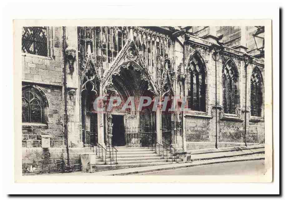 Portail gothique d'une église — CAC — CATALOGUE CPAPHIL