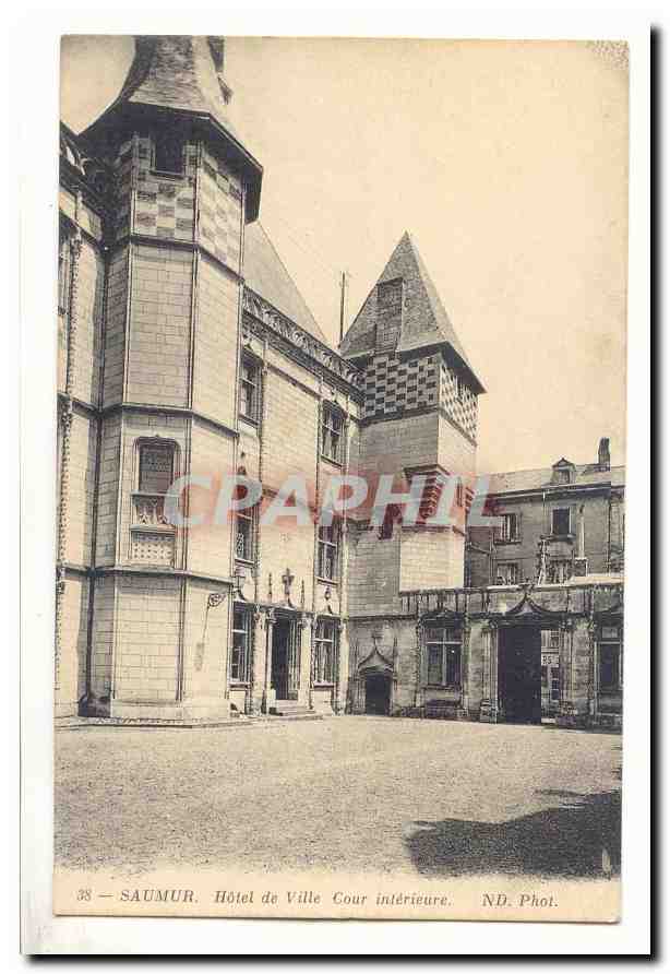 Saumur CPA Hotel de ville cour interieure