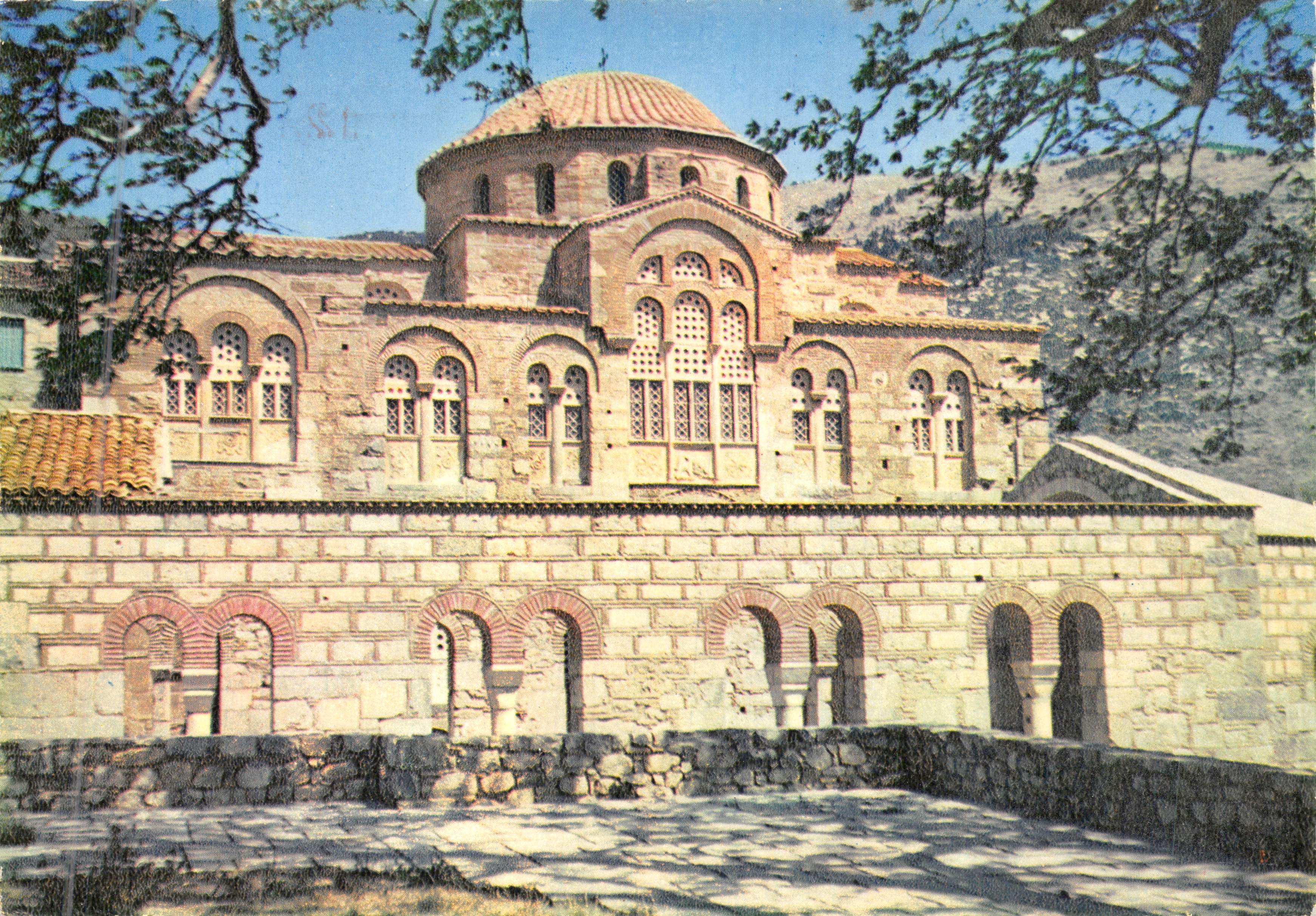 Church of Saint Loukas — Byzantine building with dome and arcades — Publisher: Παπασευδίμιος ΛΑΜΙΑ