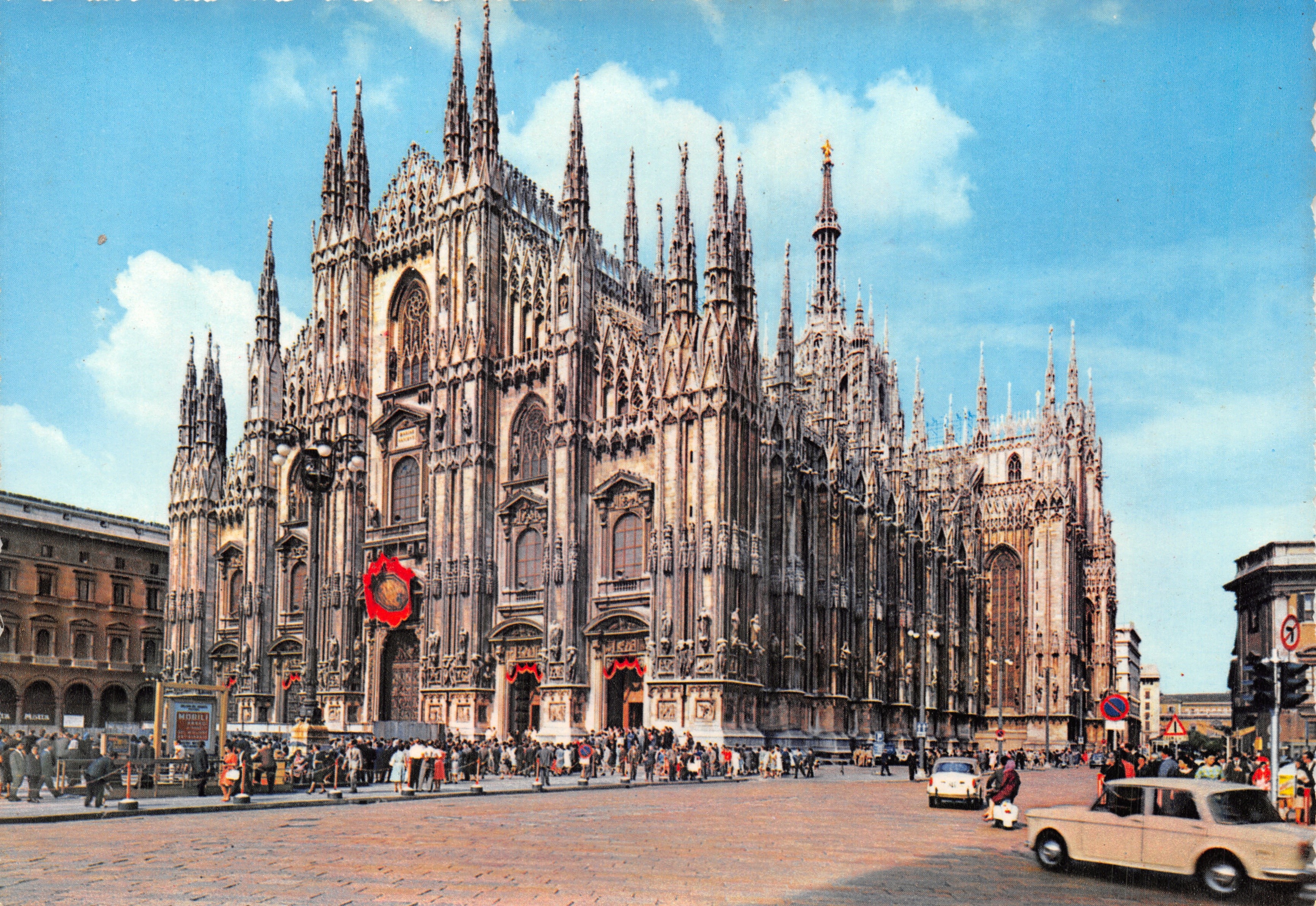 Milano — Cathédrale du Duomo — éditeur Kodak Ektachrome