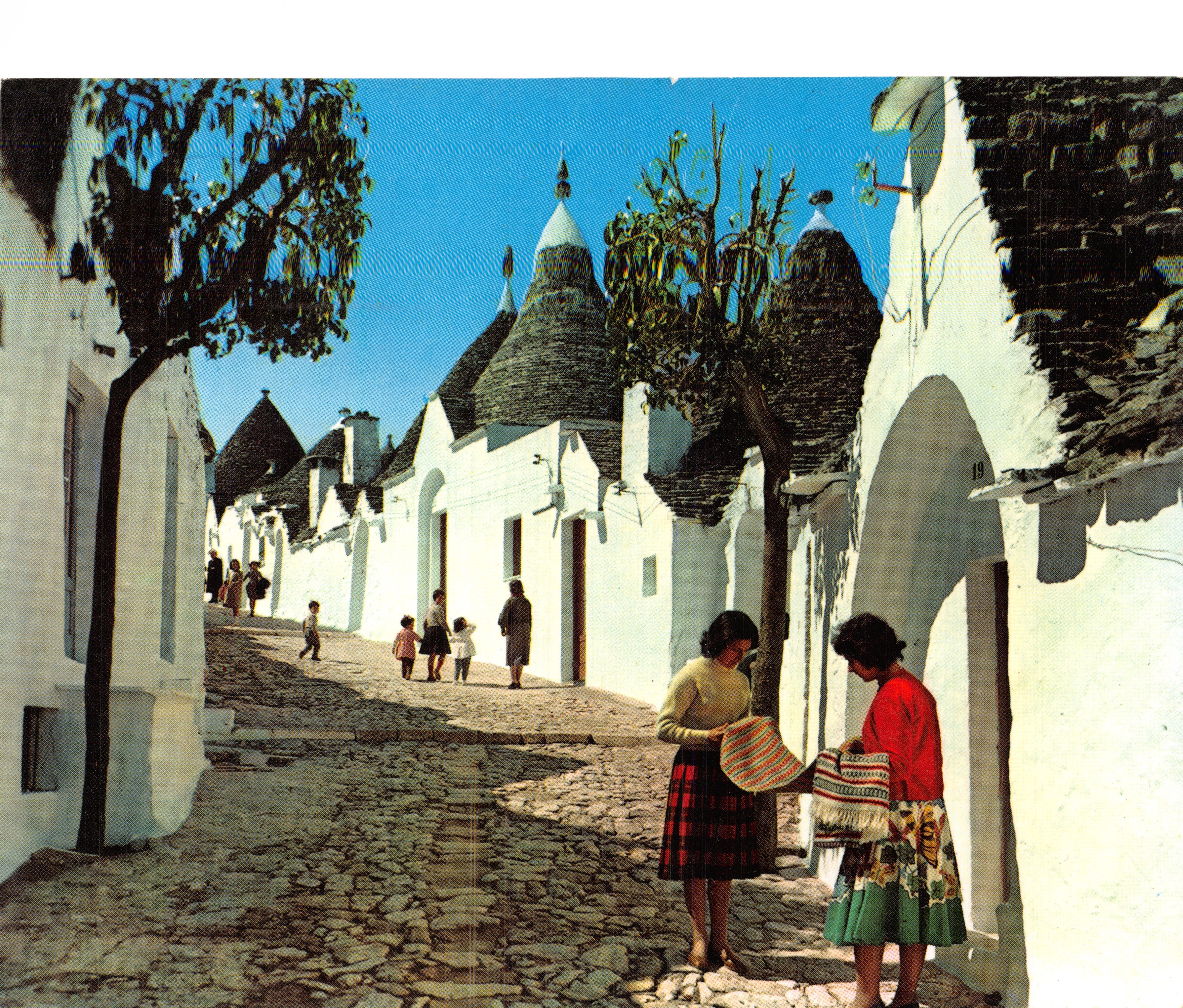 Alberobello — rue Monte S. Michele — éditeur P. Marzari - Bari, n° de série 19