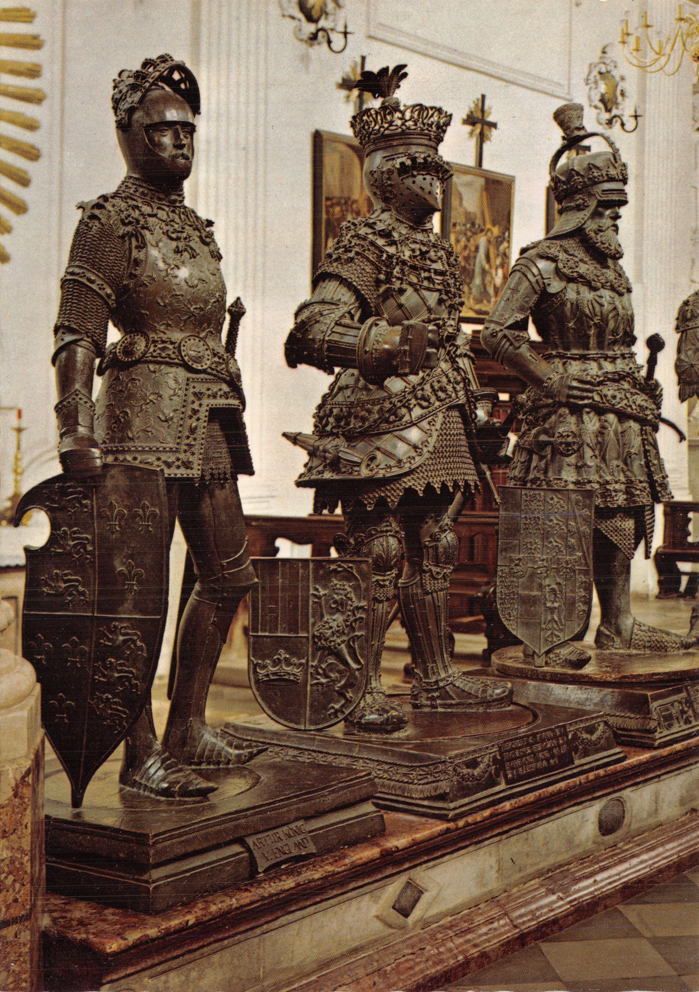 Innsbruck — Hofkirche, statues en bronze d'Artus d'Angleterre et d'Ernst l'Érable — éditeur Alpine Lufbild Innsbruck, n° FÖ 713