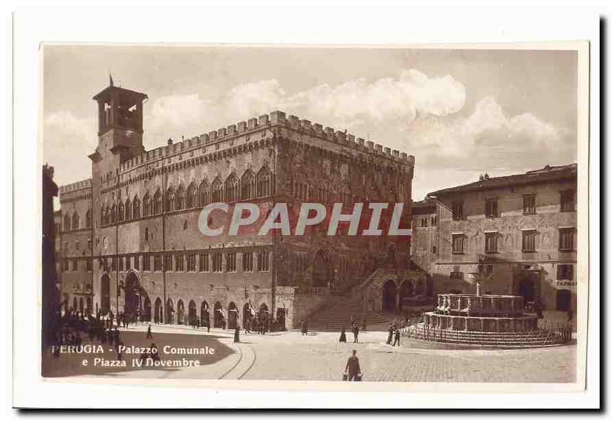 italai italie perugia CPA Palazzo comunale e Piazza Il novembre