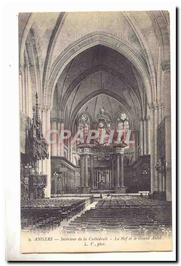 Angers CPA Interieur de la cathedrale La nef et le grand autel