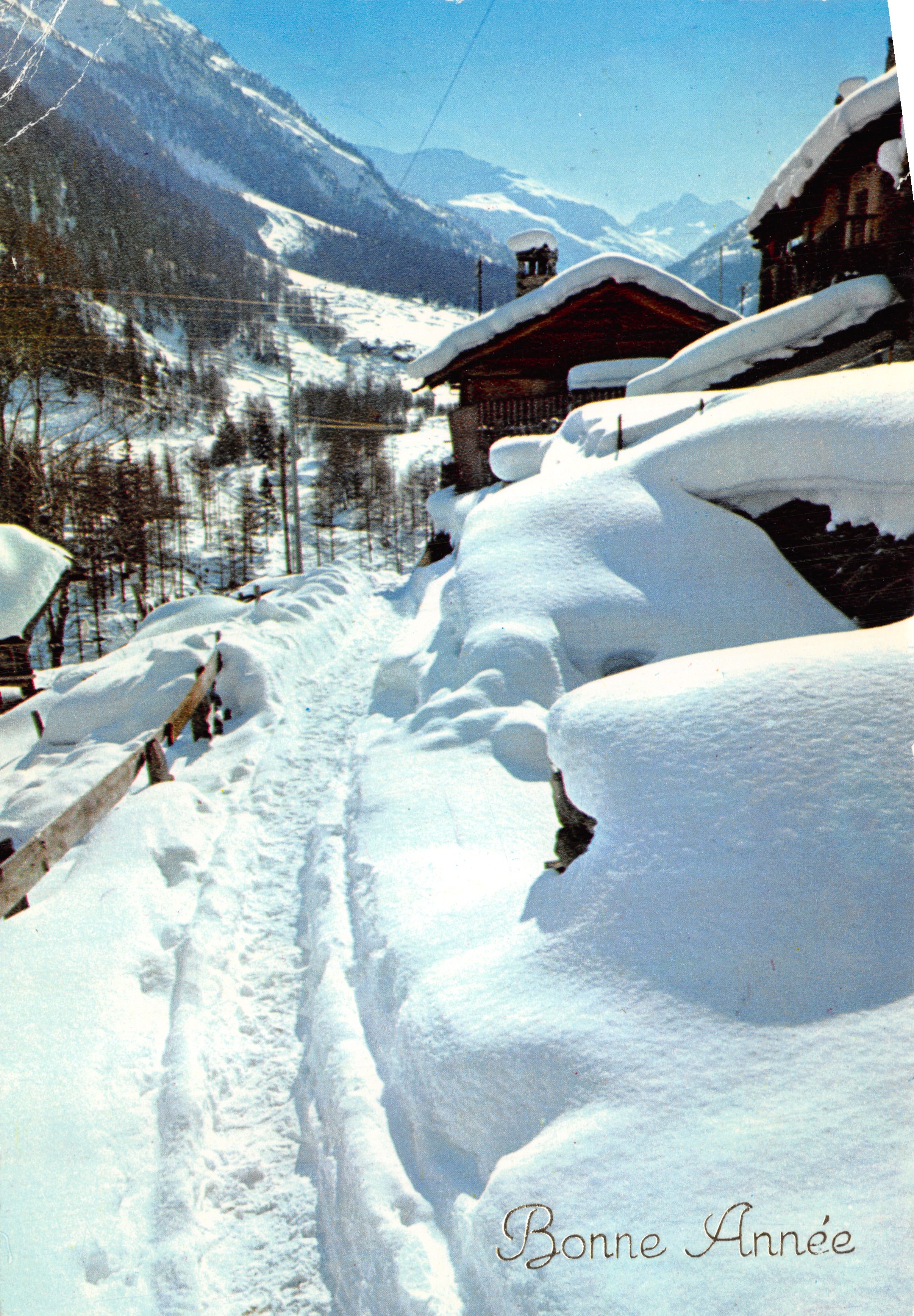 Village alpin enneigé — chalets et sentier dans les Alpes — éditeur 'Riproduzione in Italia - Imp. D'Ville - Printed in Italy' et n° 4840