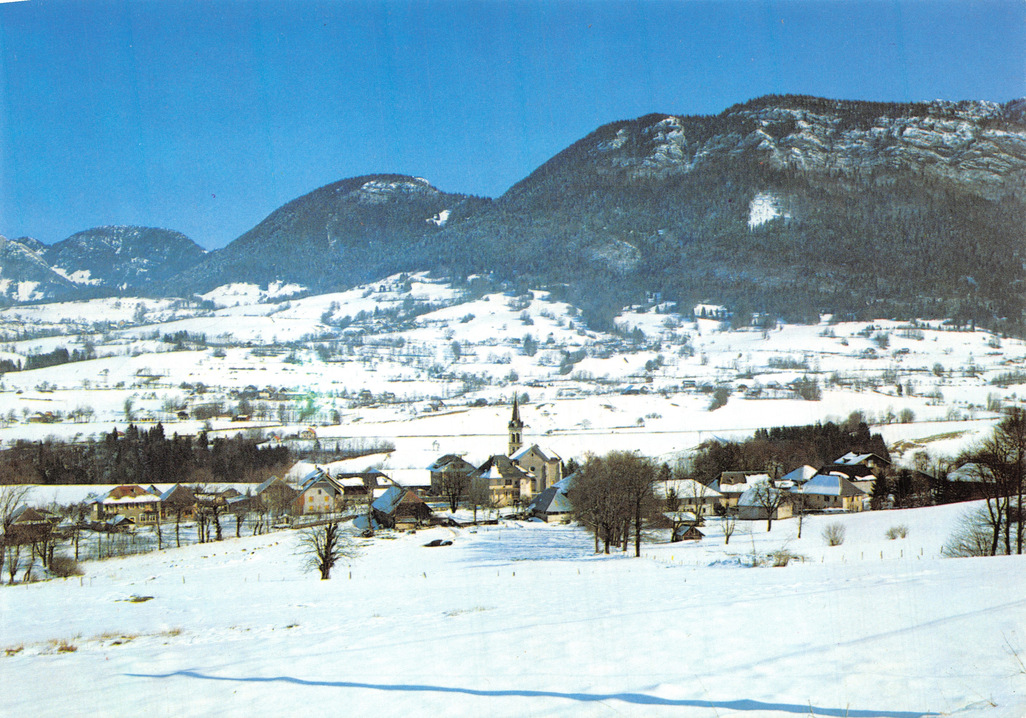 Lescheraines — vue générale du massif des Beauges — éditeur Grenoble, n° 73 BW 2