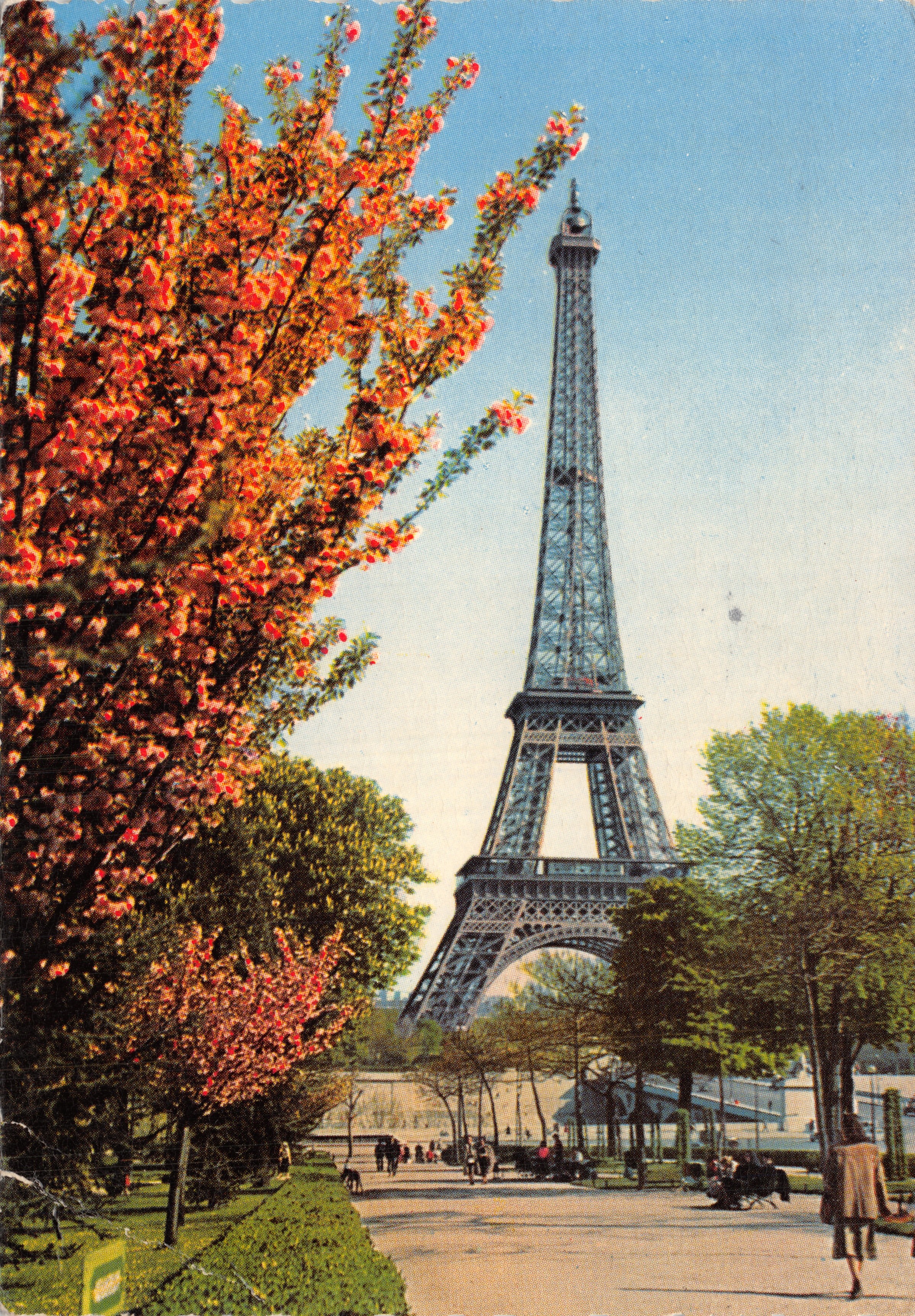 La Tour Eiffel — vue depuis le Champ de Mars, éditeur 'L'Écho de Paris' n° 12345