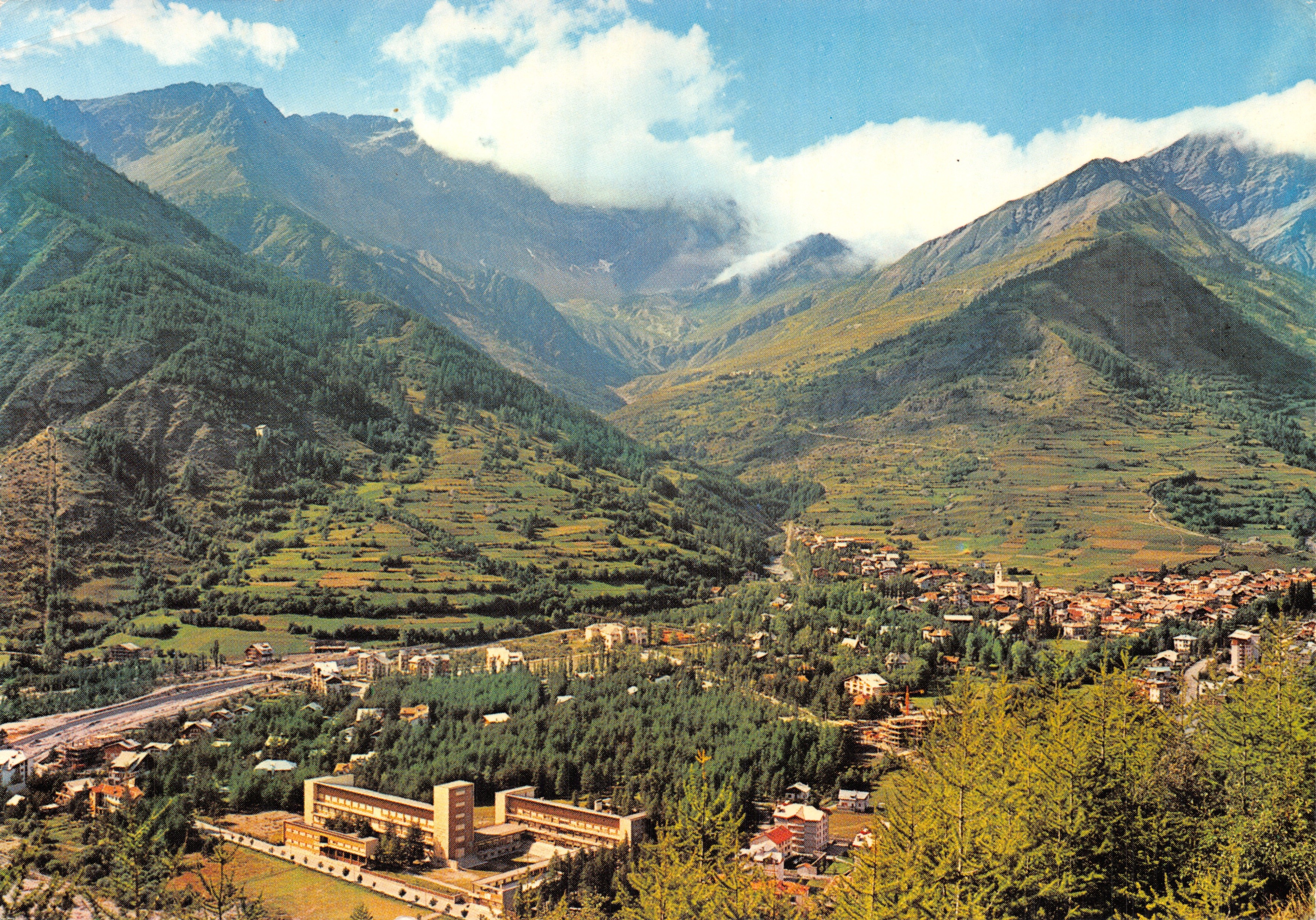Necchia m. 1312 — vue panoramique du village et de la vallée — éditeur Gozzo & Marino, Torino
