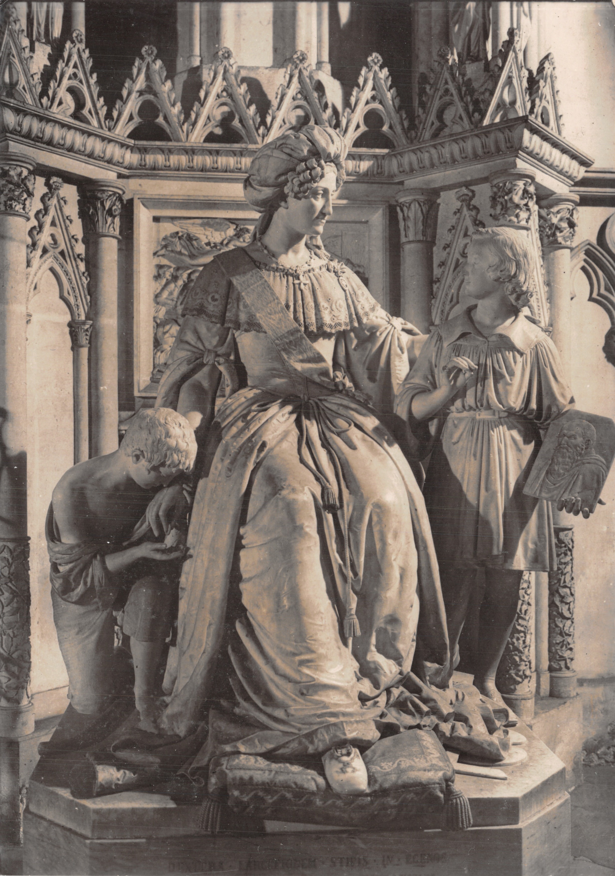 Statue de Marie-Christine — Abbaye d'Hautecombe — Éditions VIVIERS-DU-LAC