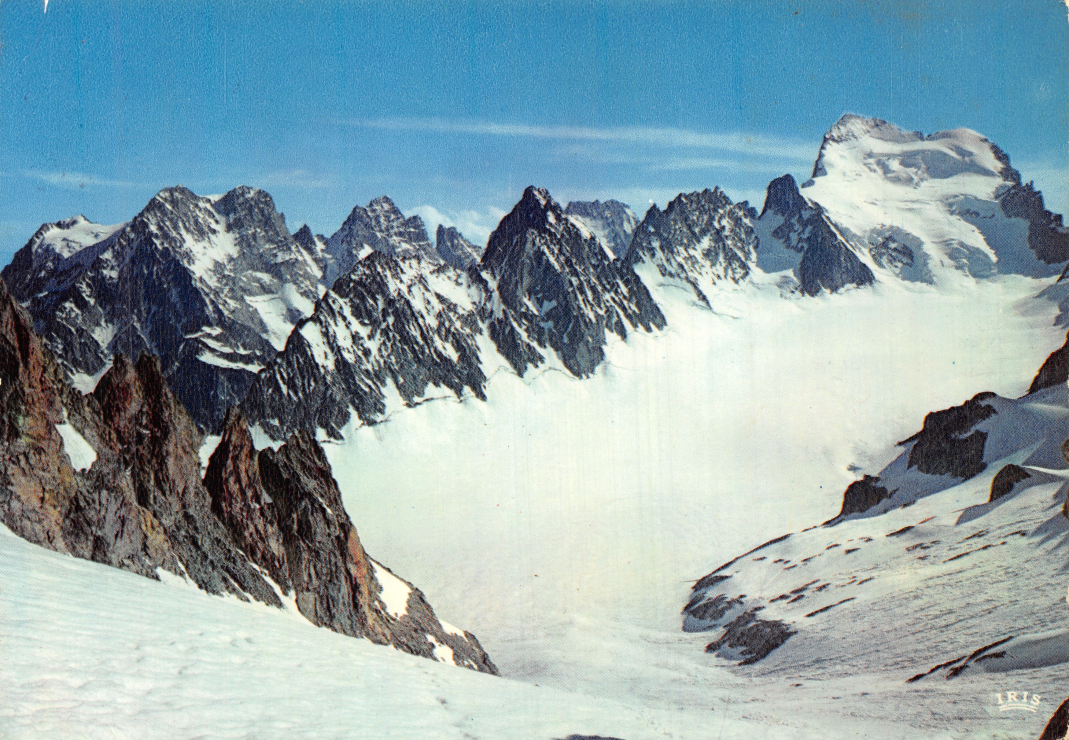 Massif des Écrins — vue du glacier et des sommets enneigés — éditeur IRIS