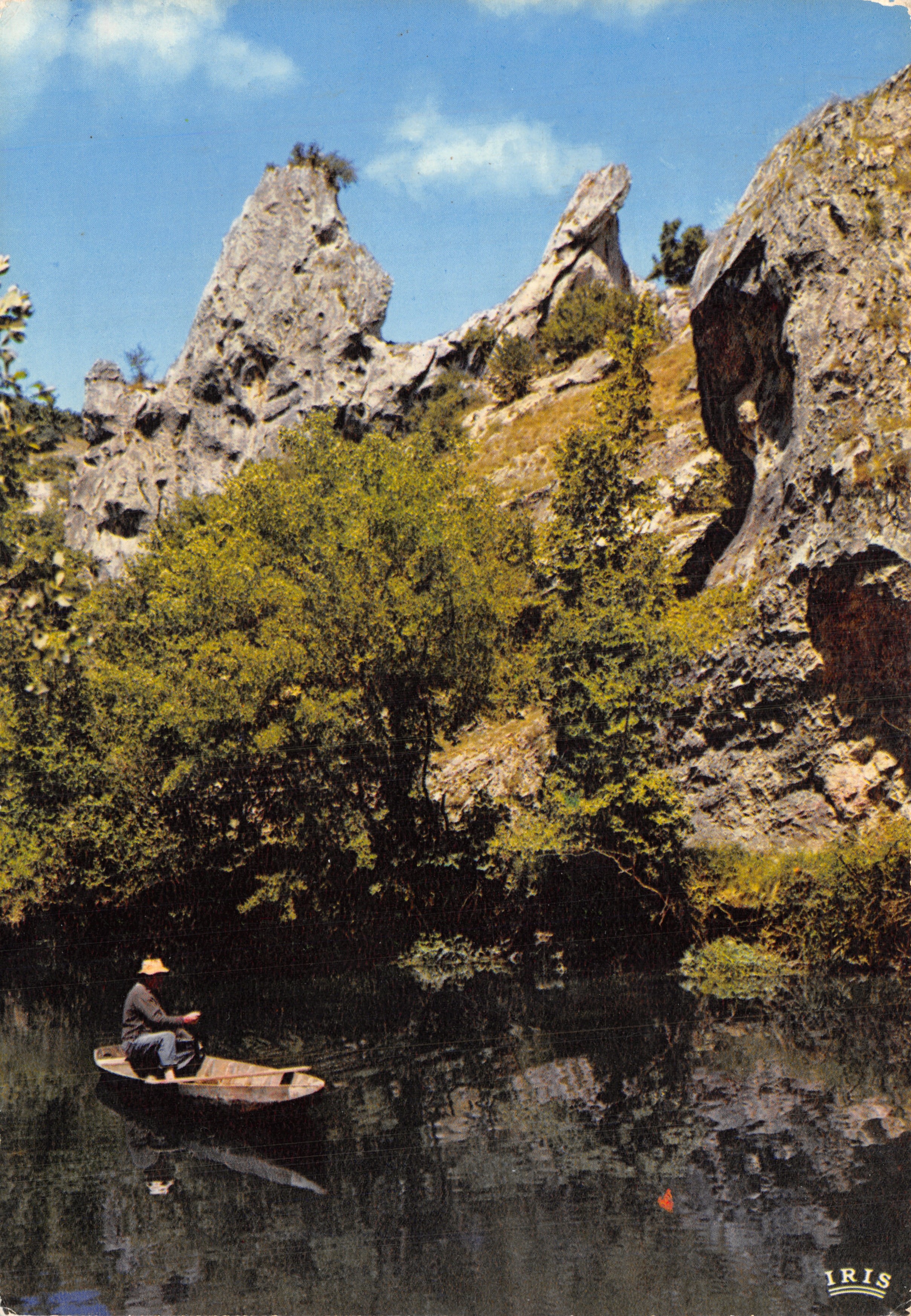 Le Lot - Terre des Merveilles — rochers en forme de bonnet d'âne, éditeur IRIS, n°46/241