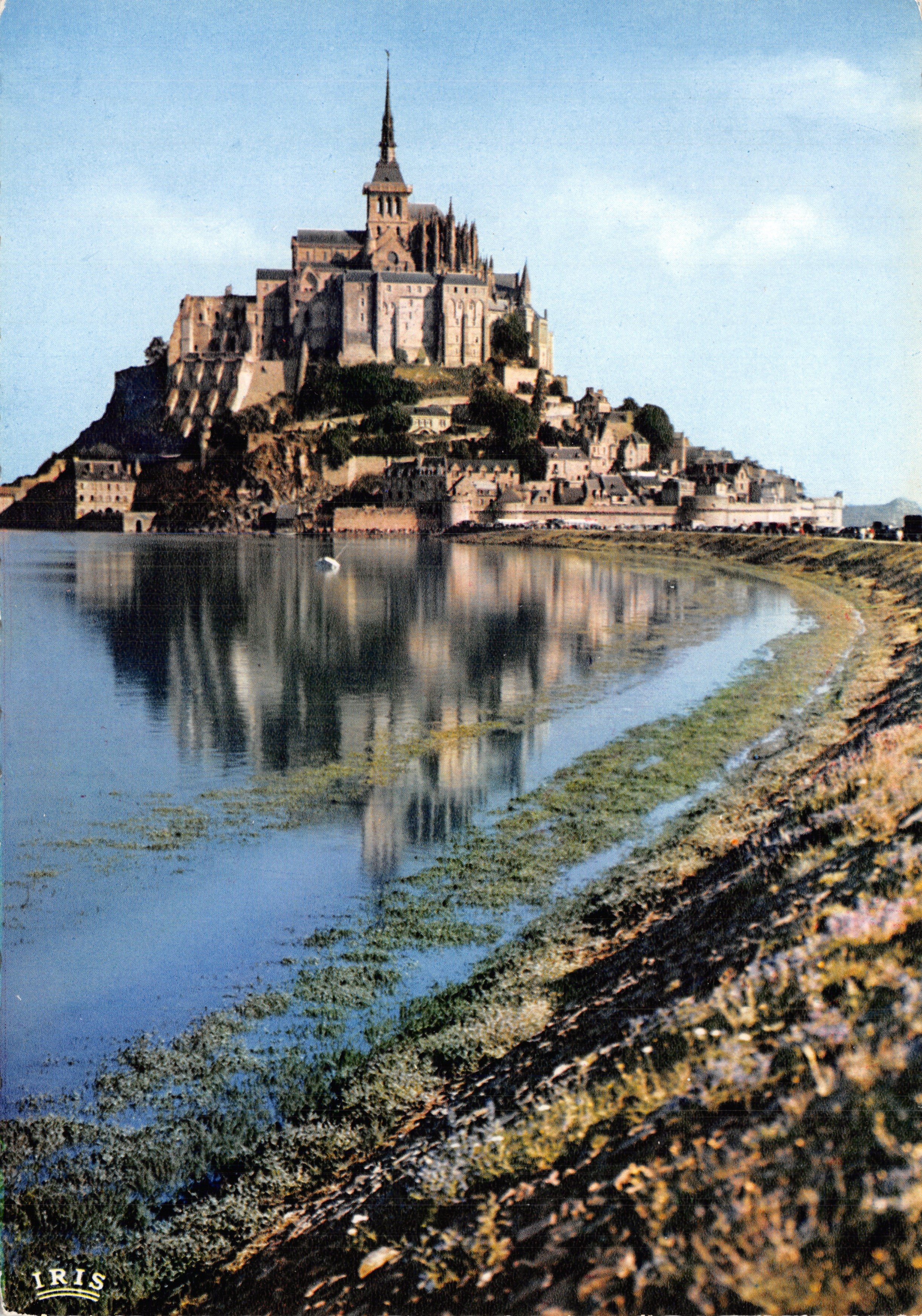 Mont Saint-Michel — vue générale à marée haute — éditeur IRIS
