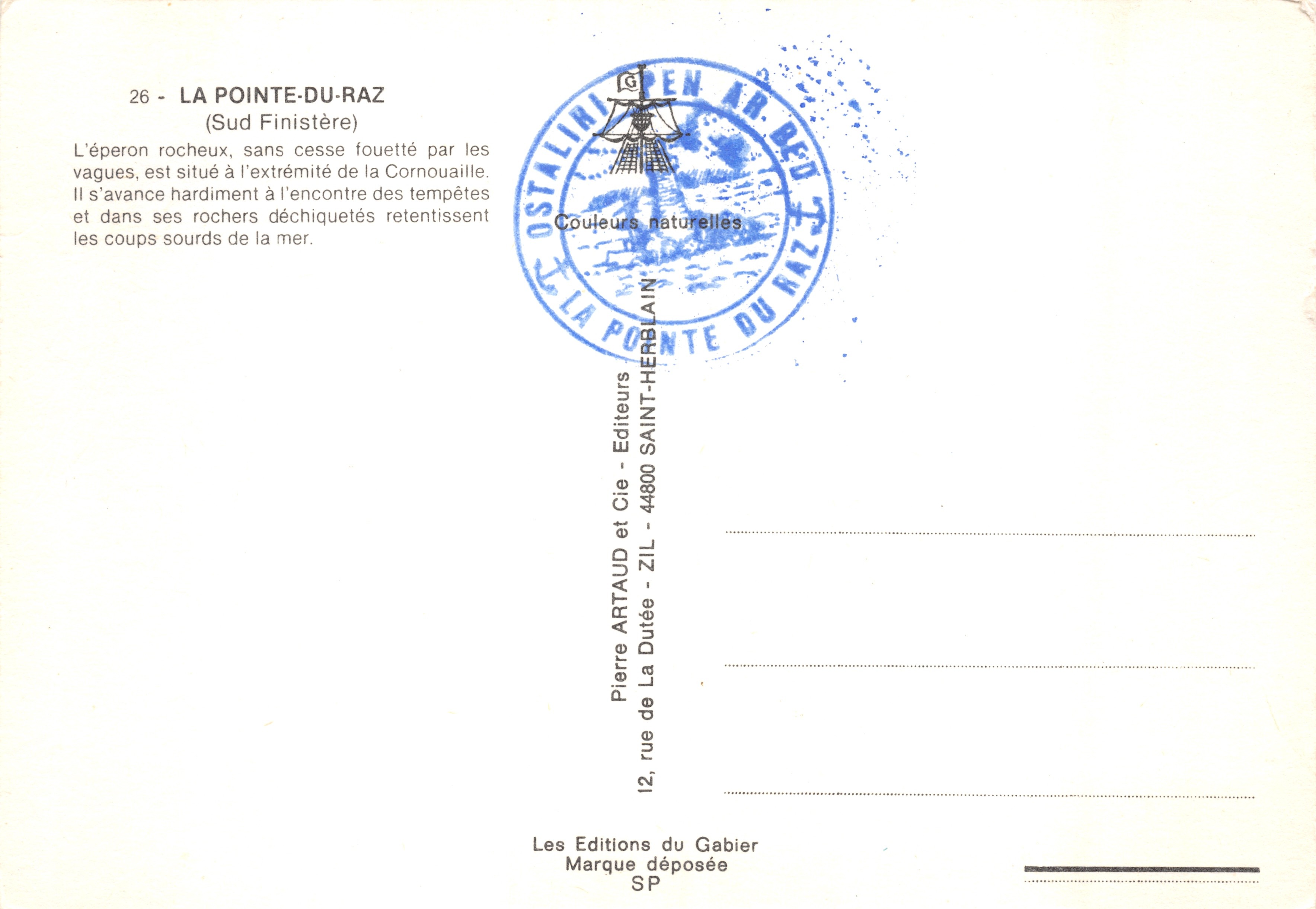 Tempête à la Pointe du Raz... — scène maritime avec falaise rocheuse et phare au loin — éditeur Pierre Artaud et Cie, n°26 — Achterkant