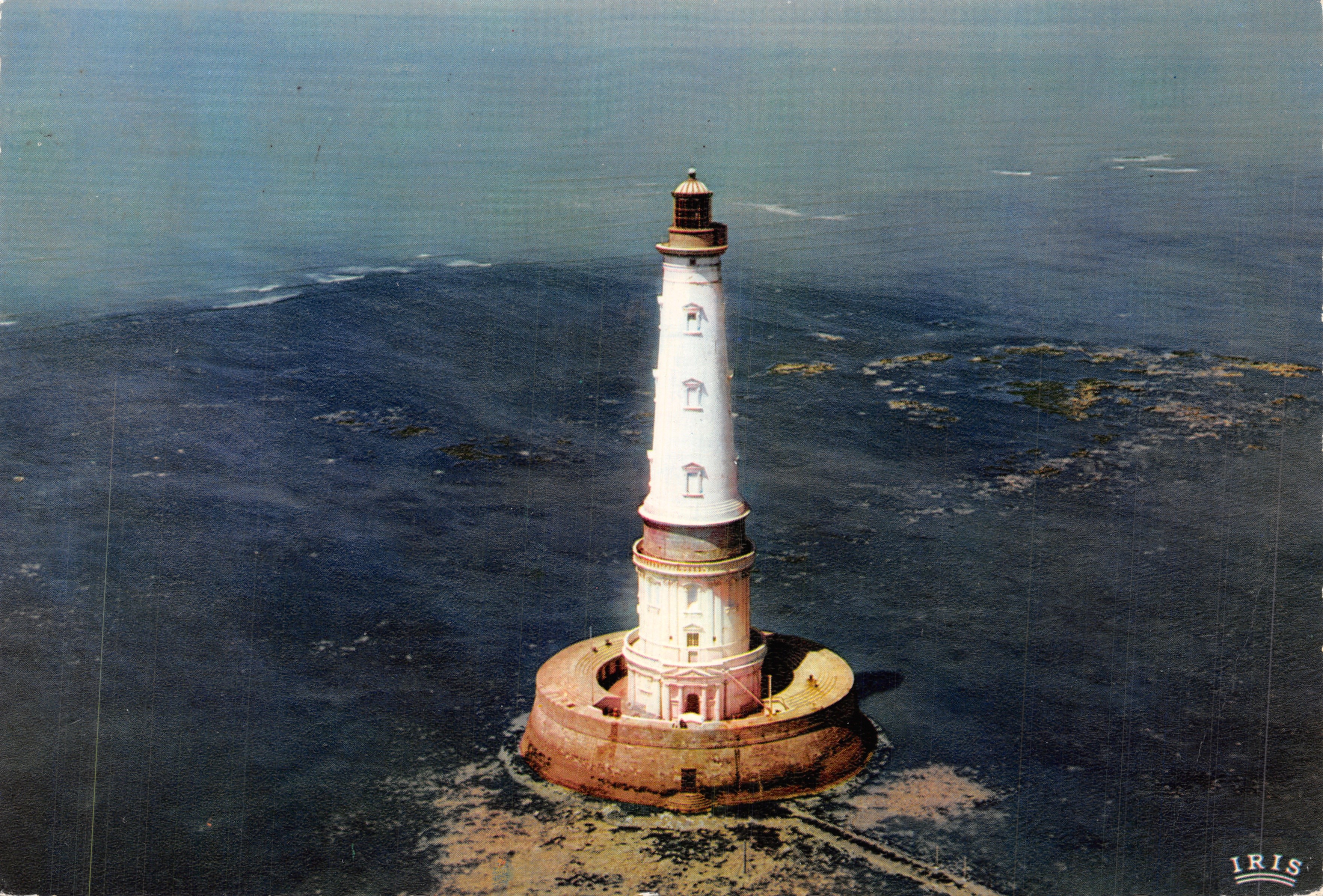 Phare de Cordouan — vue aérienne — Éditions Iris, n°17/164