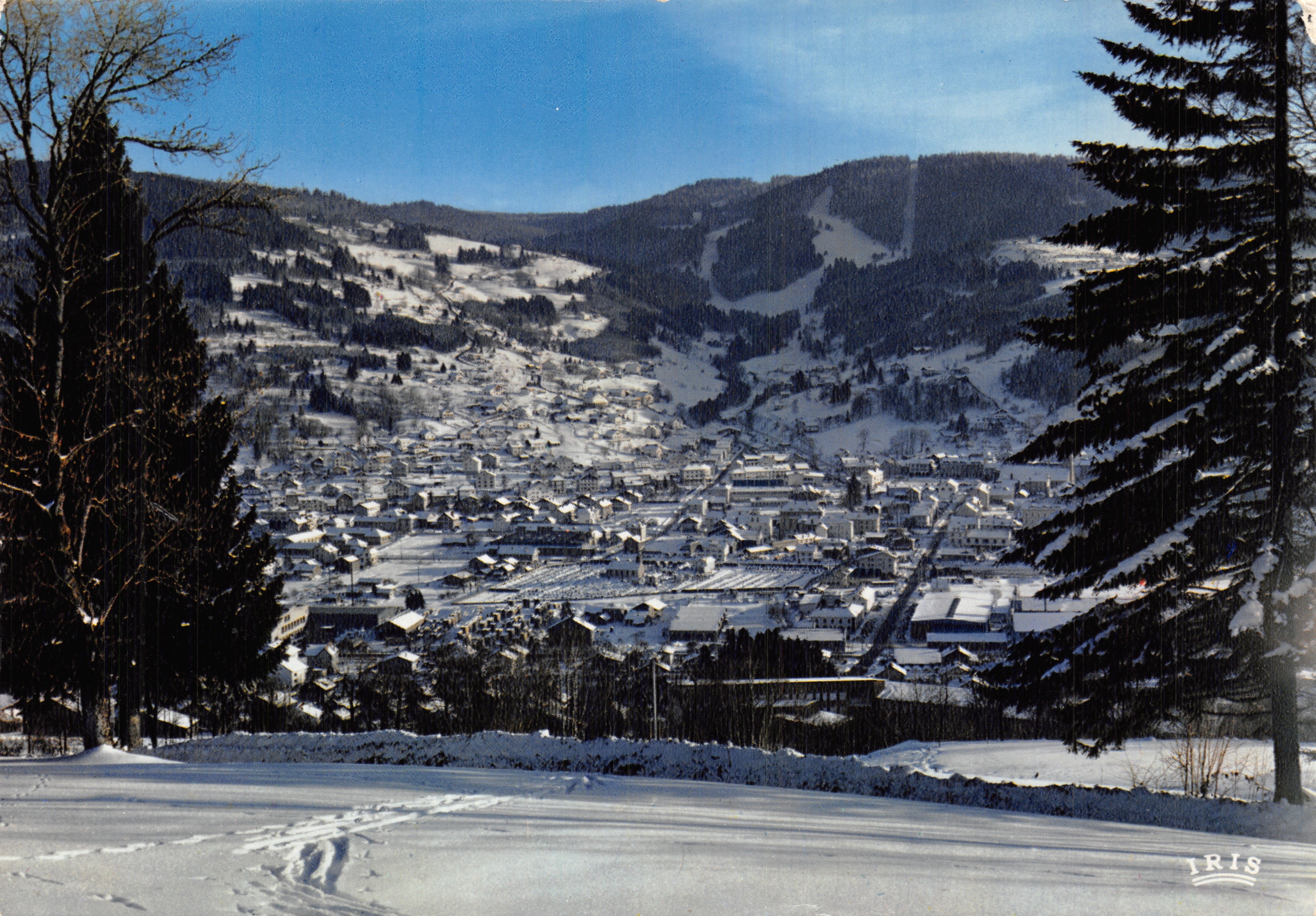 Gérardmer — vue générale sous la neige, pistes de ski de la Mauselaine — éditeur IRIS