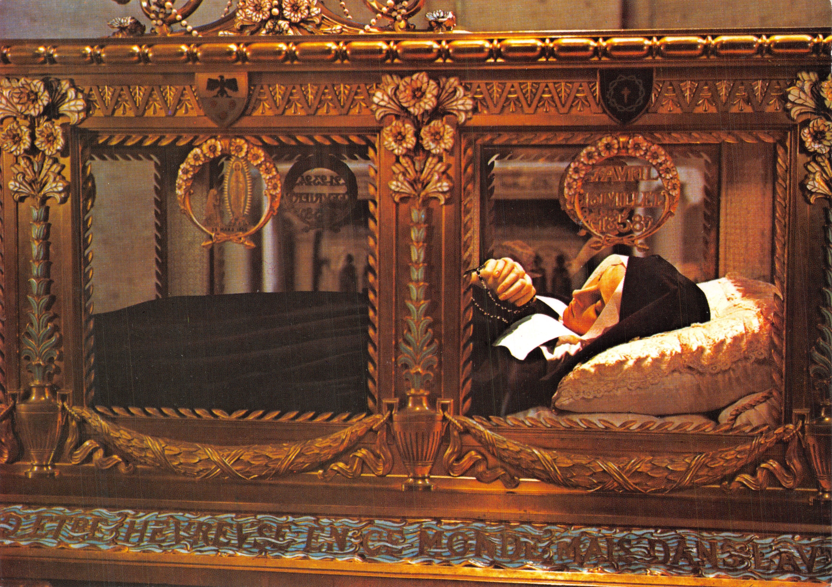 Sint Bernadette — in haar relicaria in het klooster Saint-Gildard — Impressions COMBIER Macon