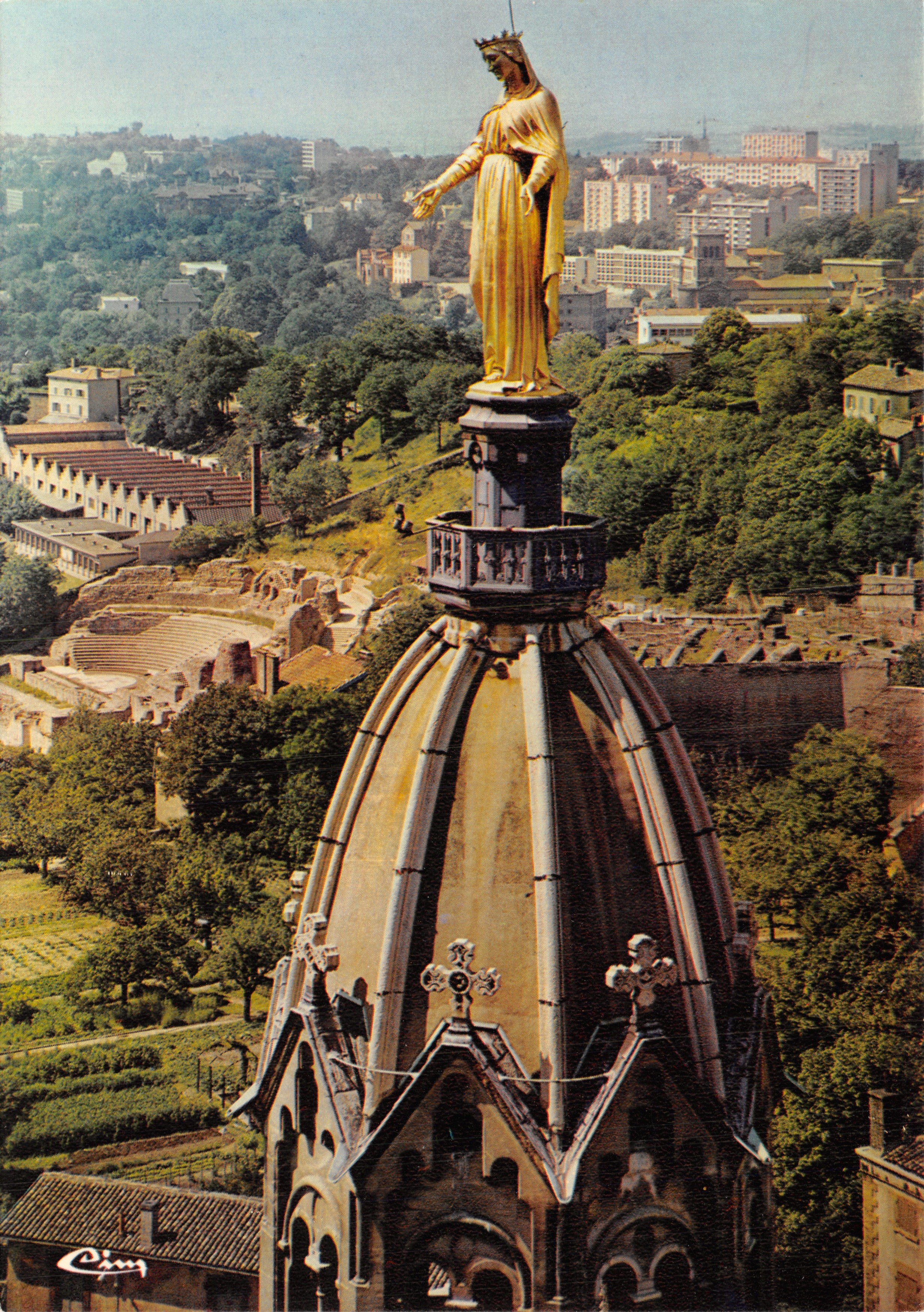 La Vierge de Fourvière — statue dorée sur le dôme de la basilique — éditeur Cim