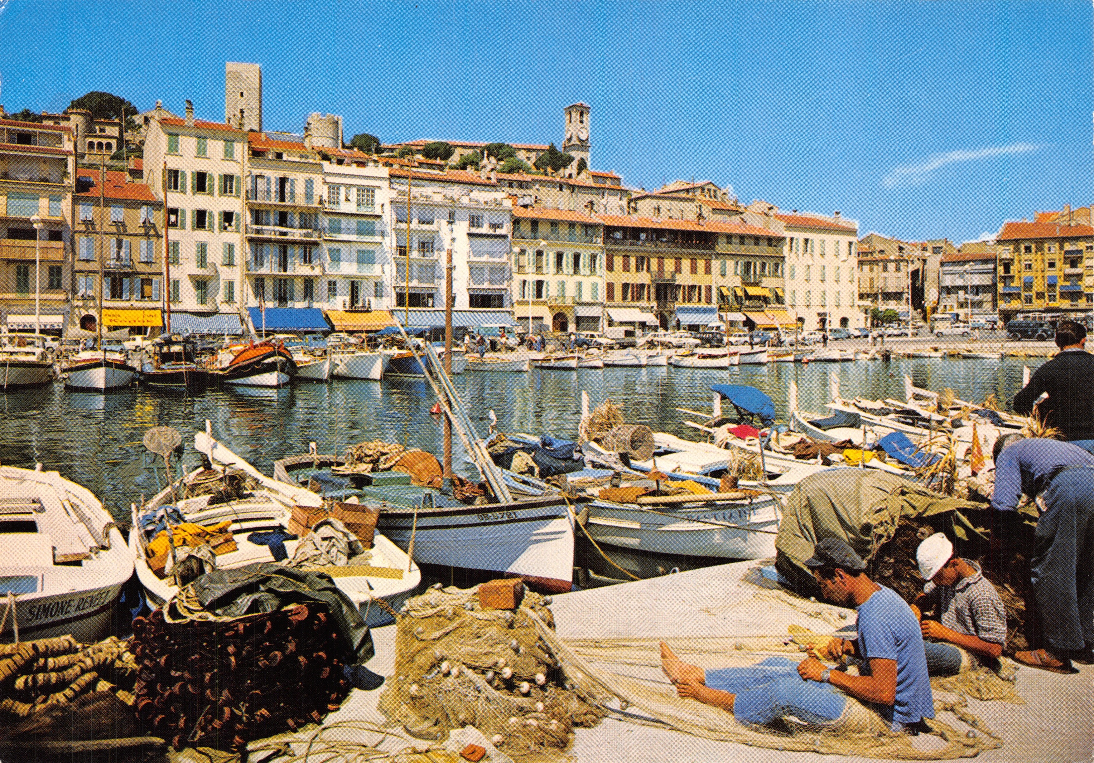 Cannes — Le Quai Saint-Pierre et le Suquet — Éditions d'Art Montluc, Nice