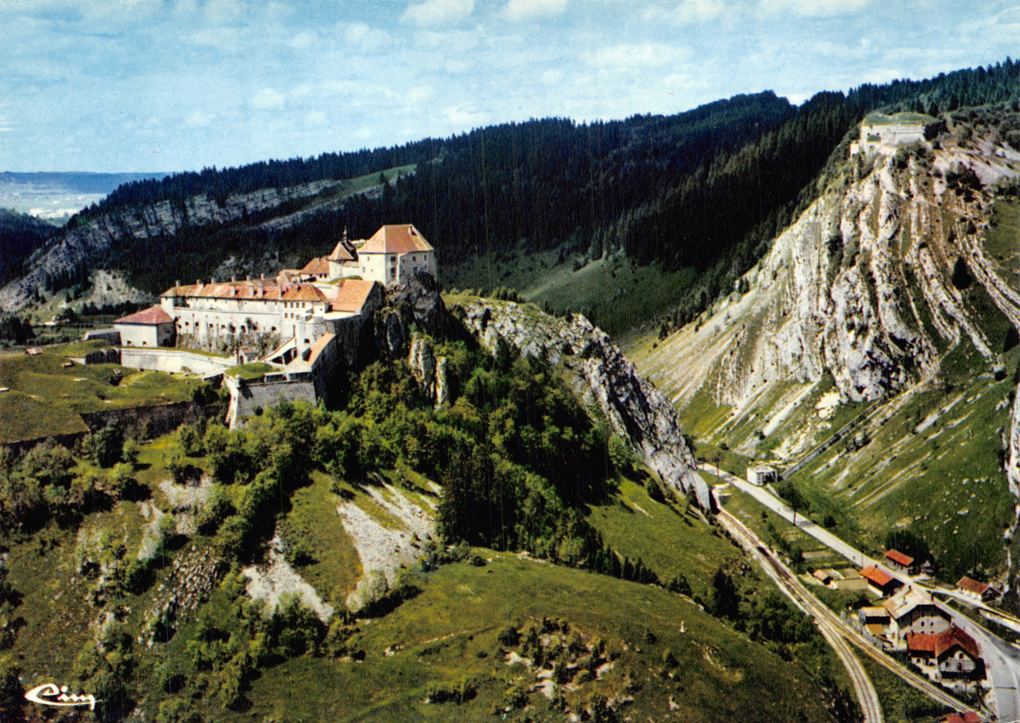 Castello di Joux — Vista aerea — Editore Mâcon