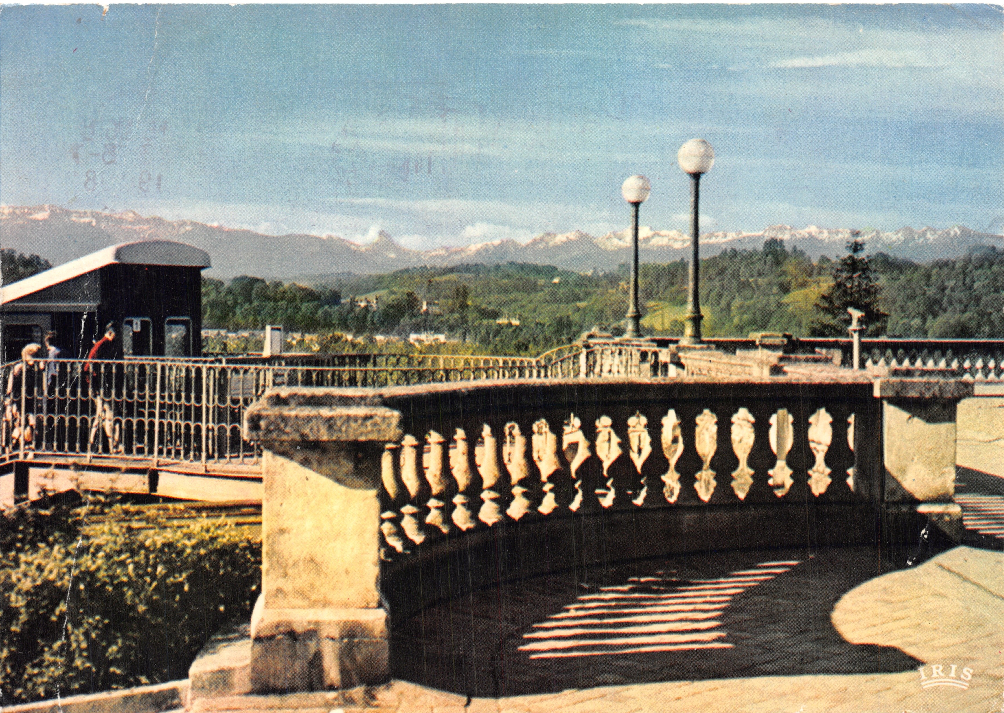 Pau (Pyrénées-Atlantiques) — vista del boulevard des Pyrénées — editore IRIS