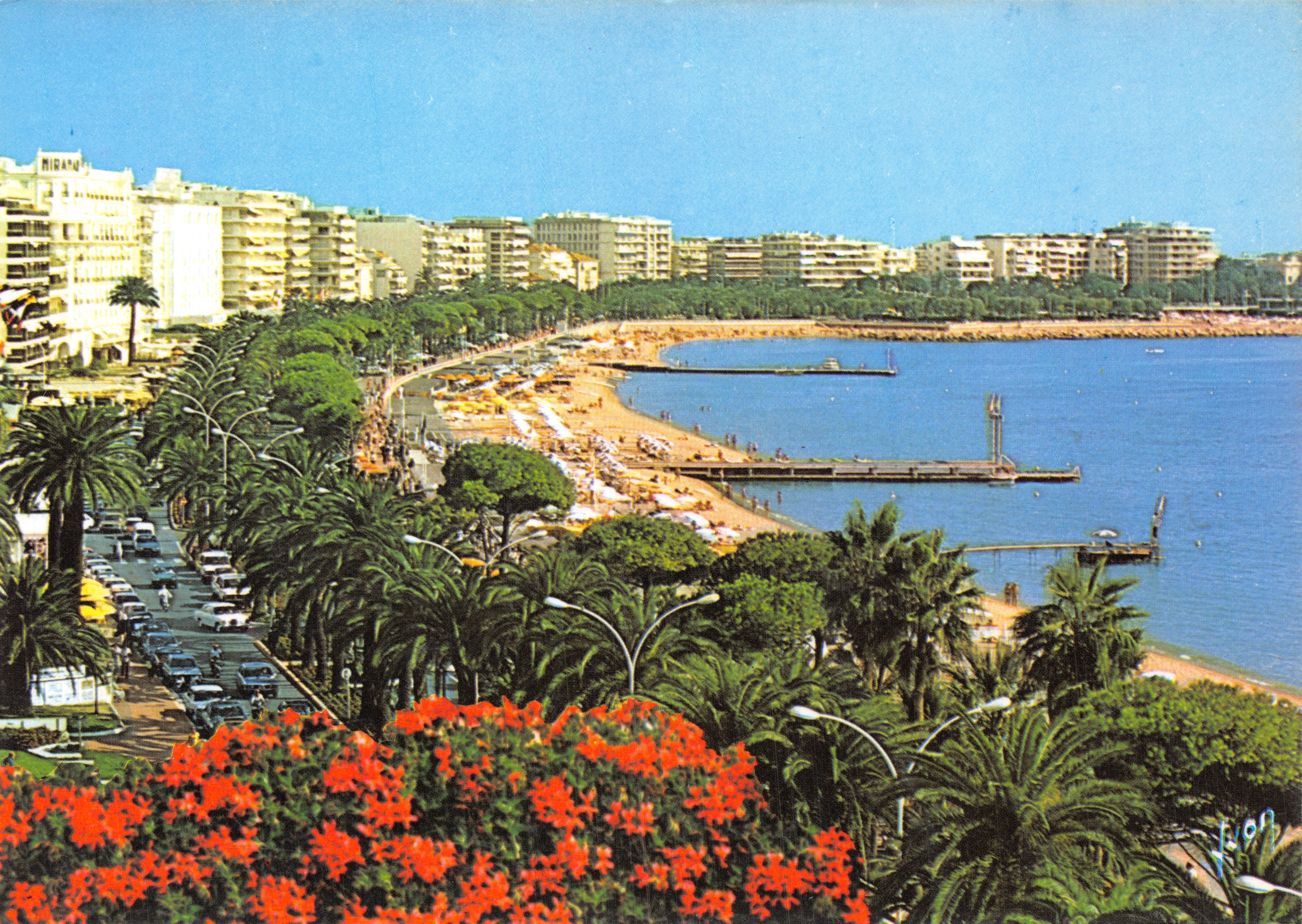 Cannes — Vue de la Croisette et des Grands Hôtels — Éditions du S.A.A.D.E.M.