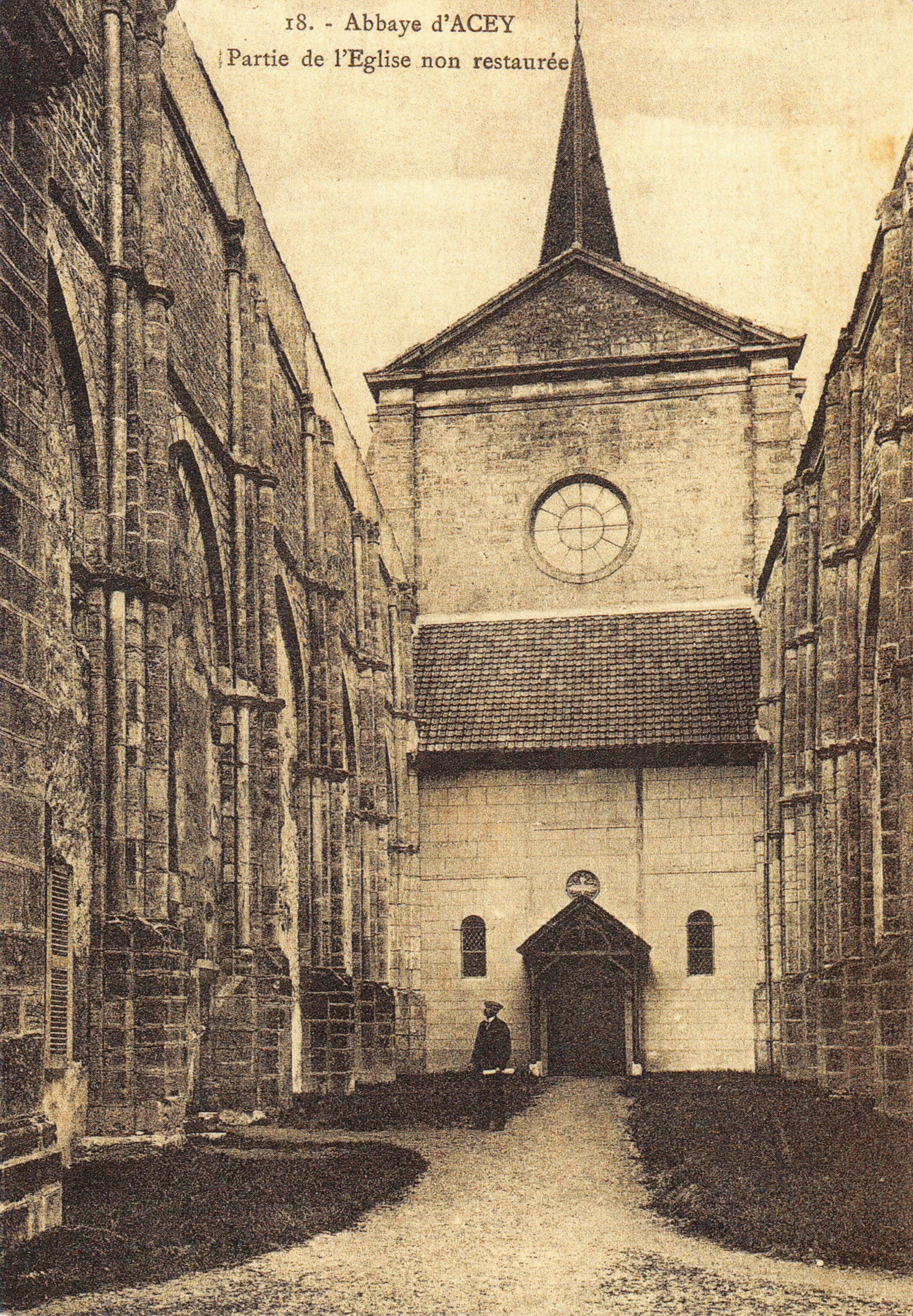 Abbaye d'ACEY — Deel van de niet gerestaureerde kerk — Éditions As de Cœur