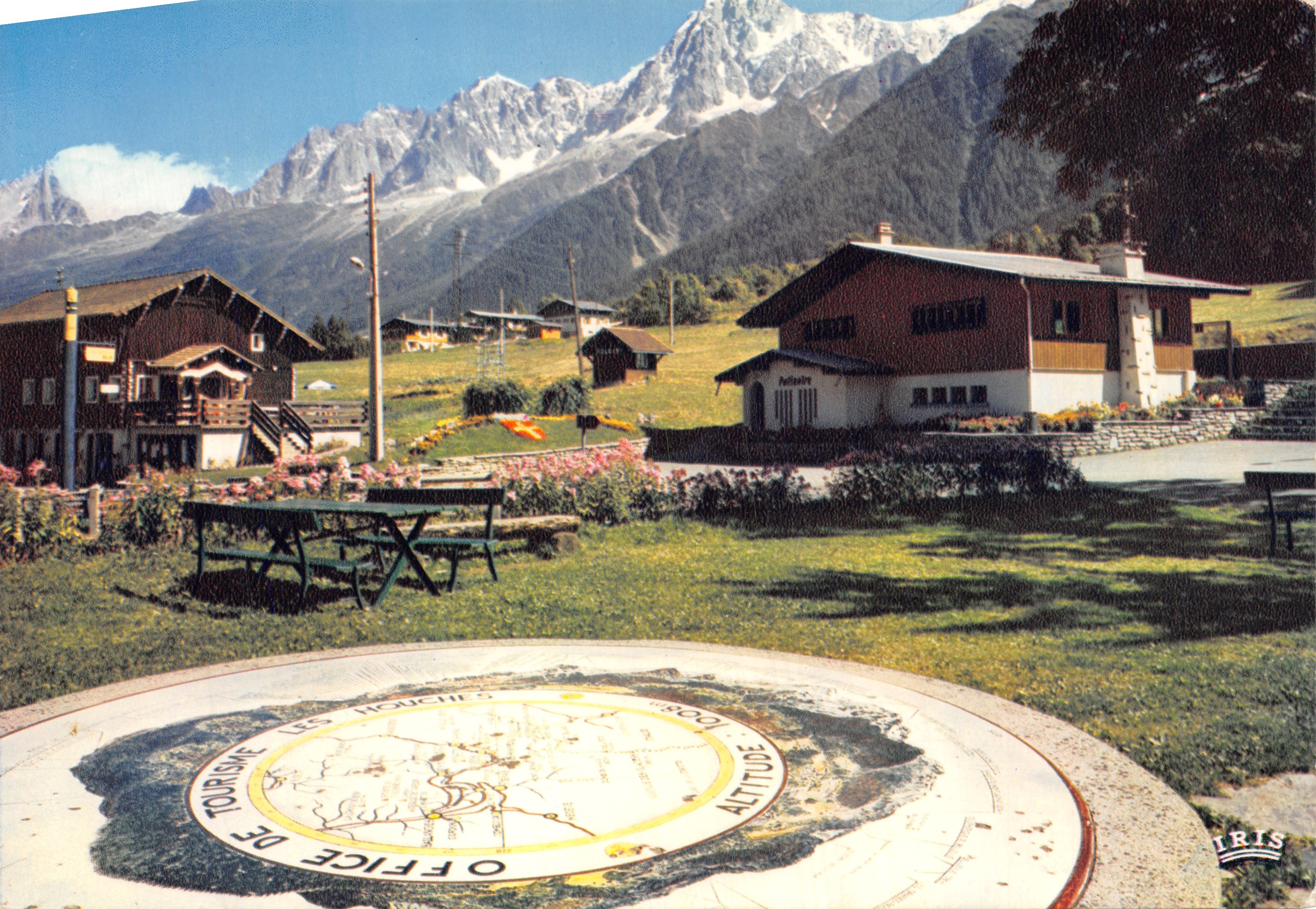 Les Houches — Mesa de orientación con vista a las Aiguilles de Chamonix y la Aiguille du Midi — editor IRIS